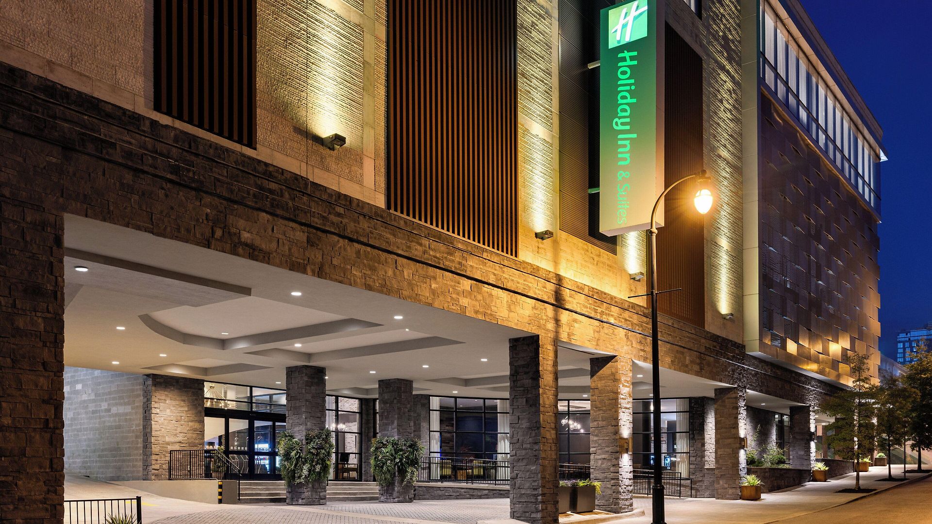 & Downtown - Broadway By Ihg Hotel Nashville