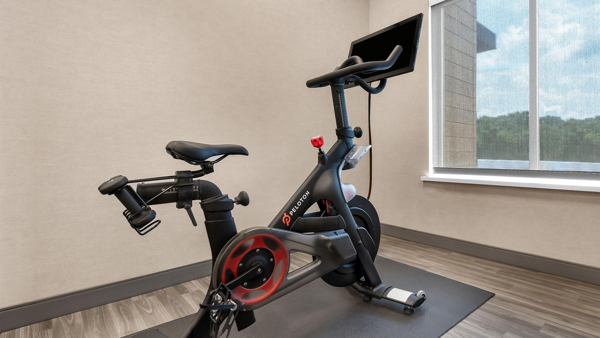 Hotel Hampton By Hilton Airport Century Place 3*