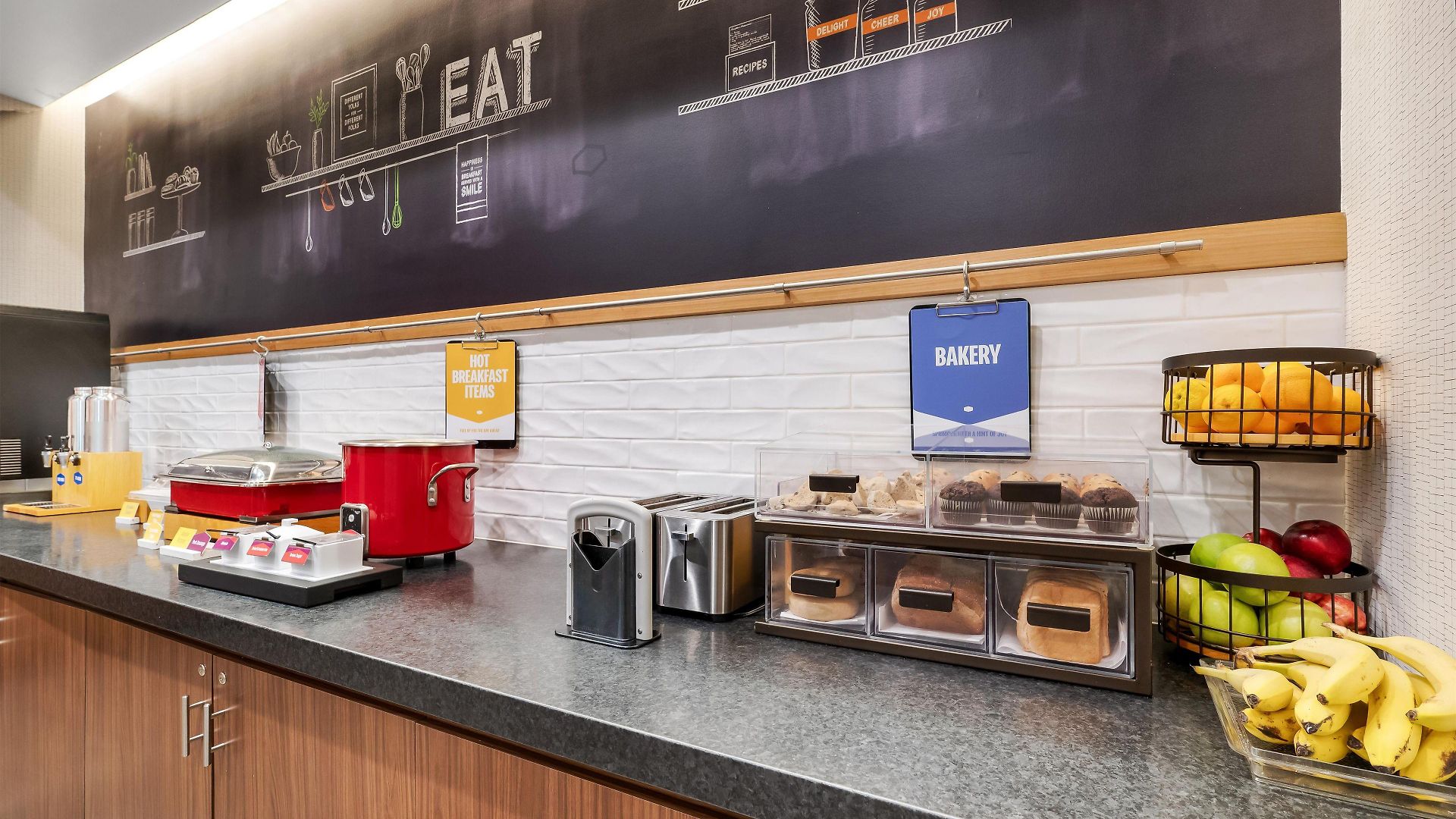 Hampton By Hilton Airport Century Place