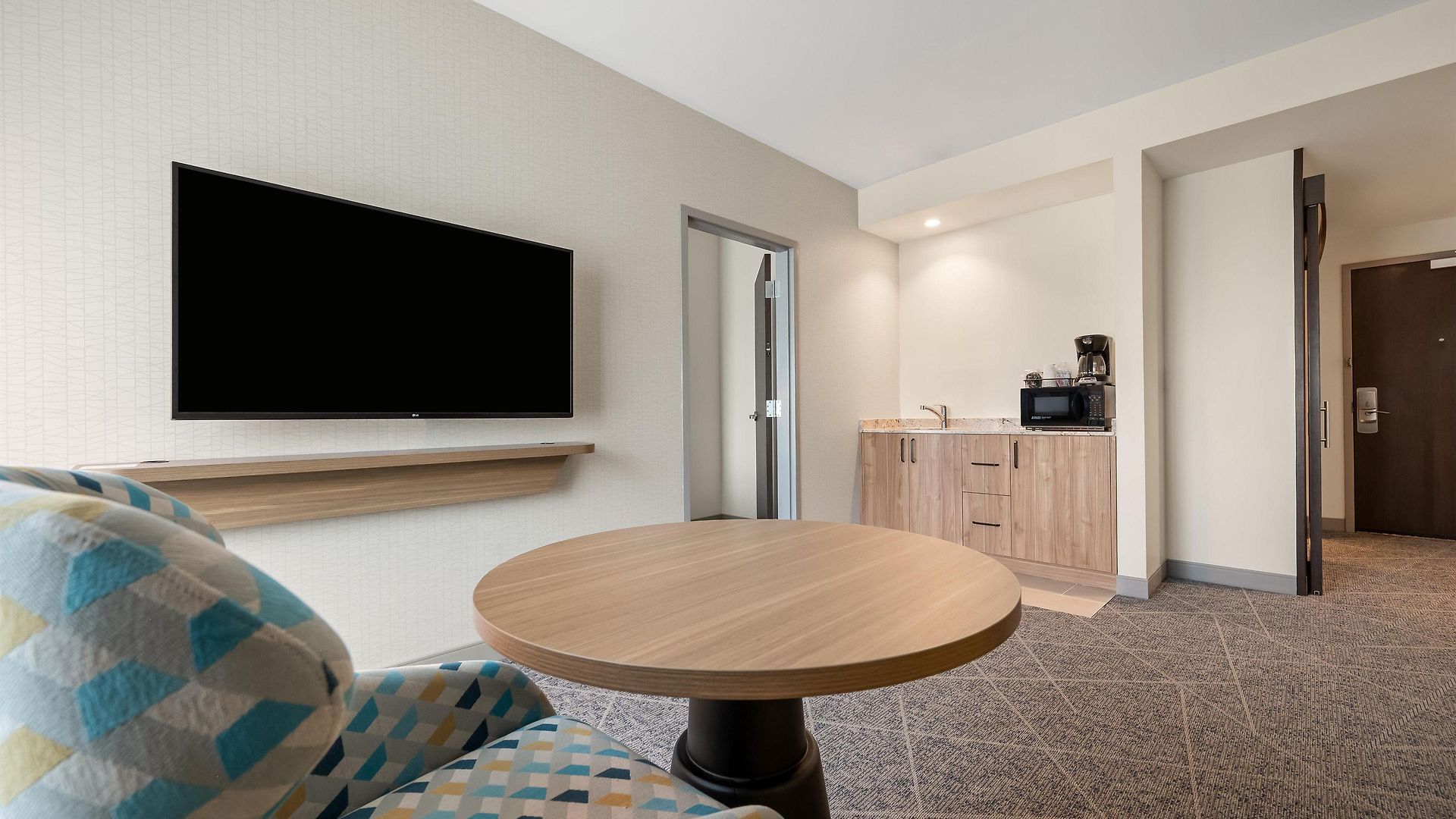 Hampton By Hilton Airport Century Place Hotel Nashville