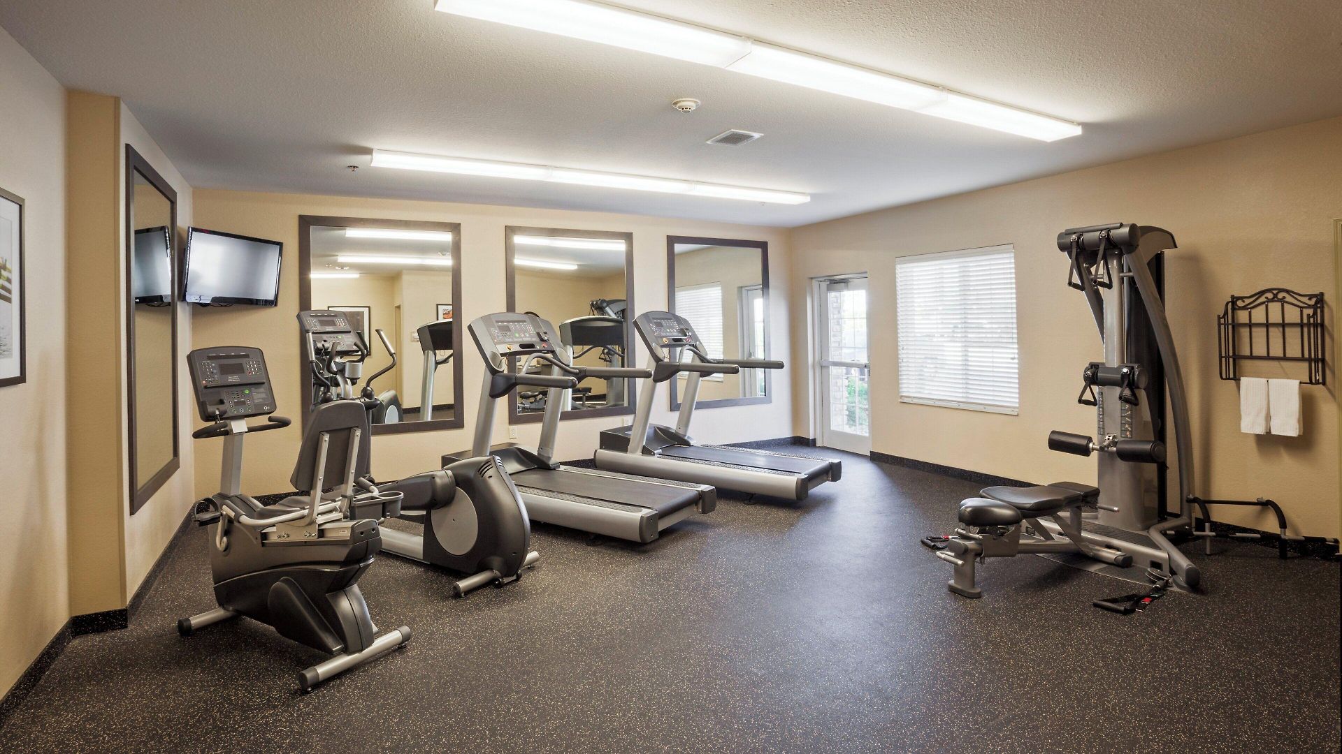 Candlewood - Metro Center By Ihg Hotel 3*