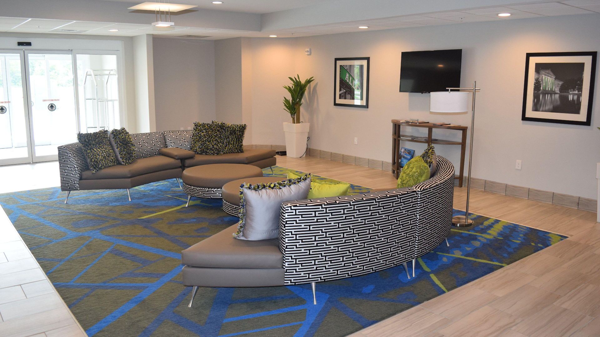 Candlewood - Metro Center By Ihg Hotel 3*