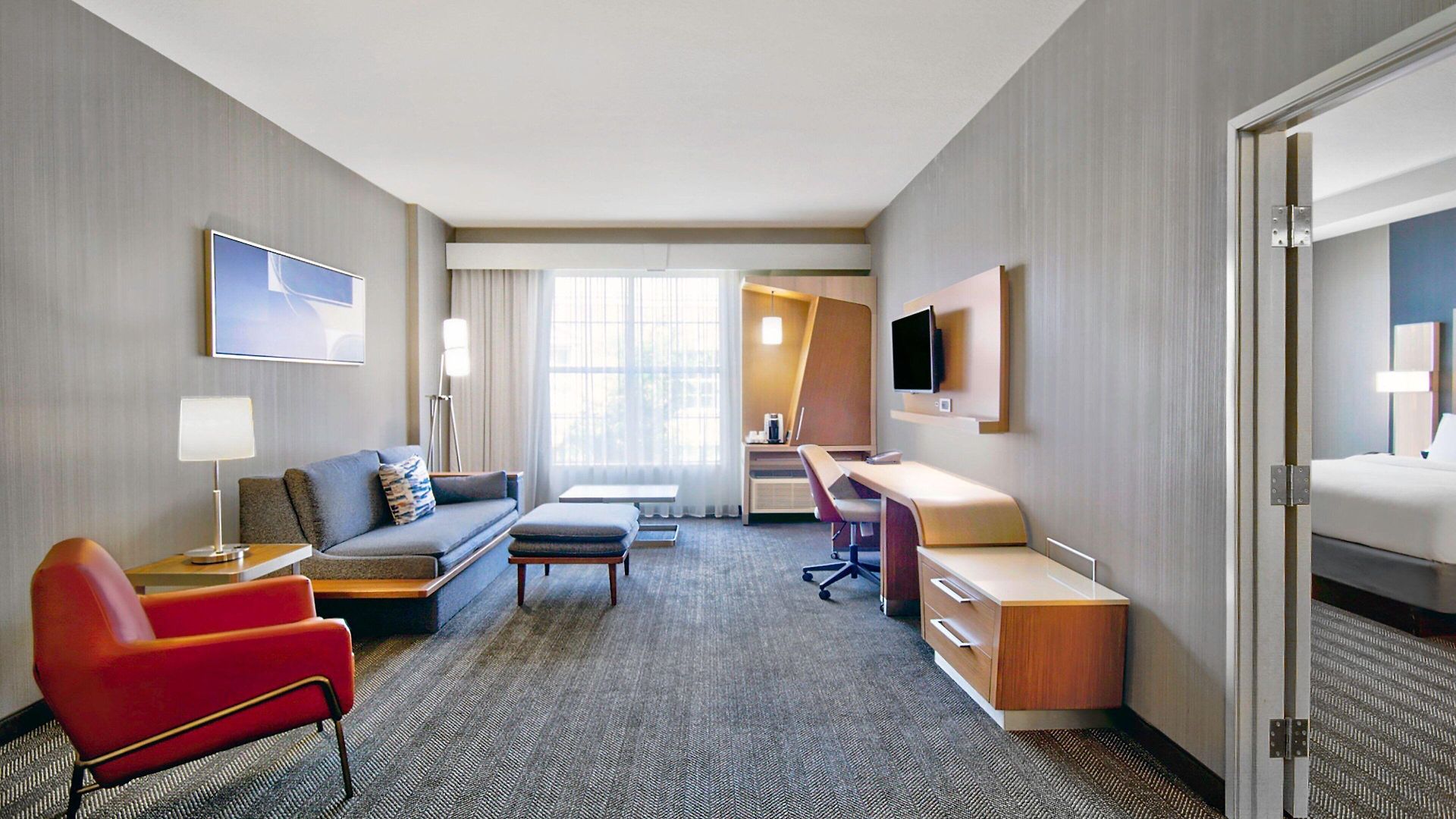 Courtyard By Marriott Hills 3*