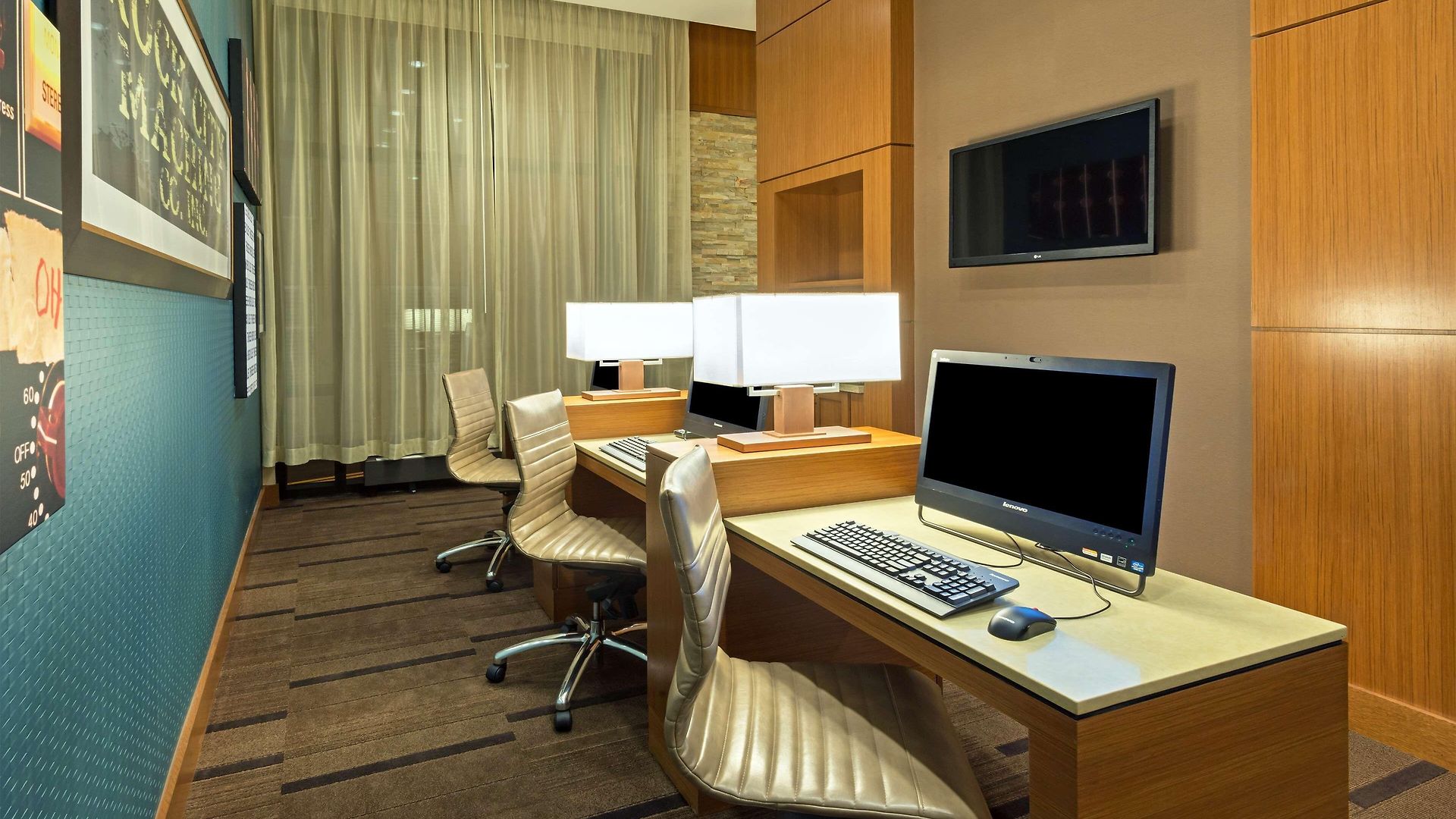 Hyatt Place Downtown 3*
