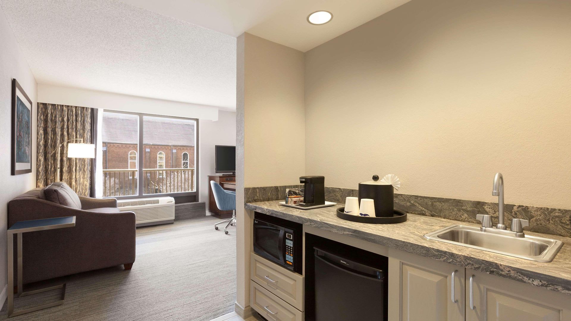 Hotel Hampton & Nashville-downtown