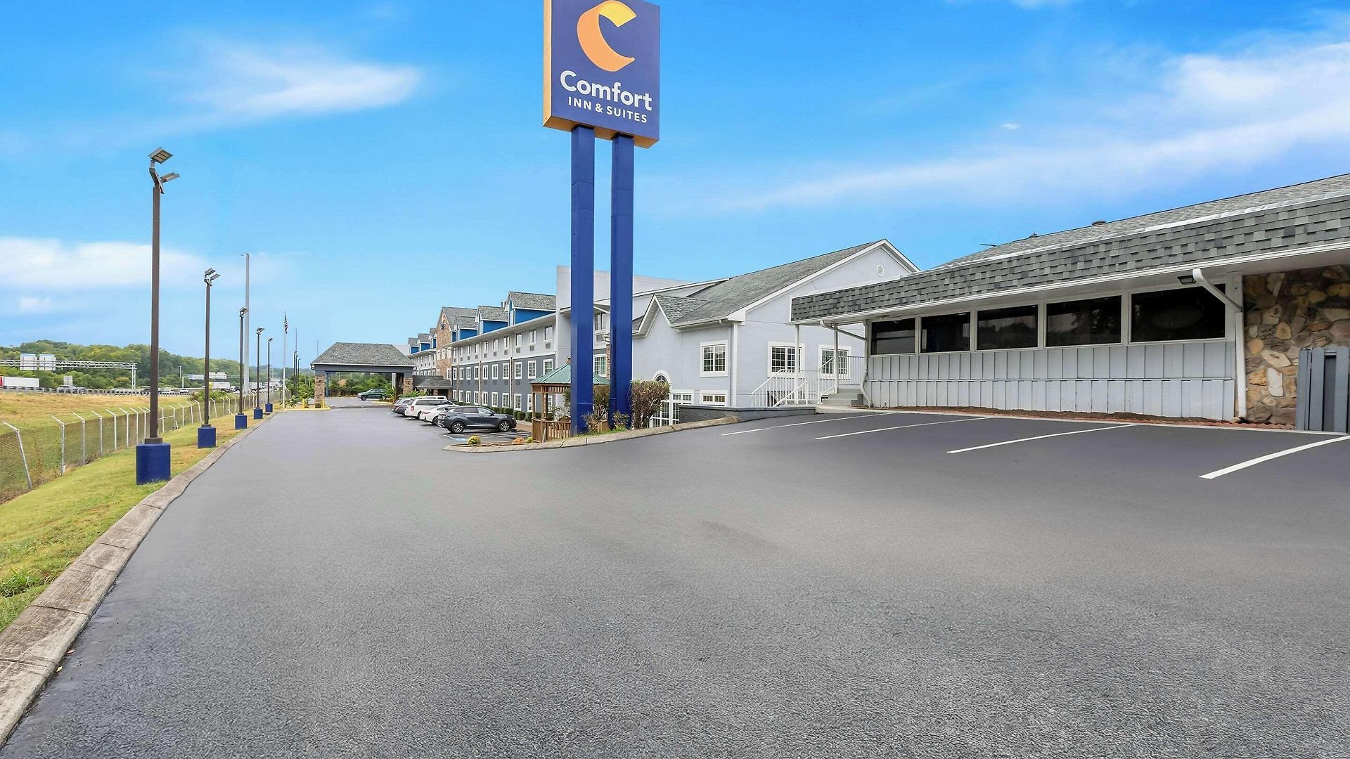 Hotel Comfort & Near Tanger Outlets I-24 Antioch 4*