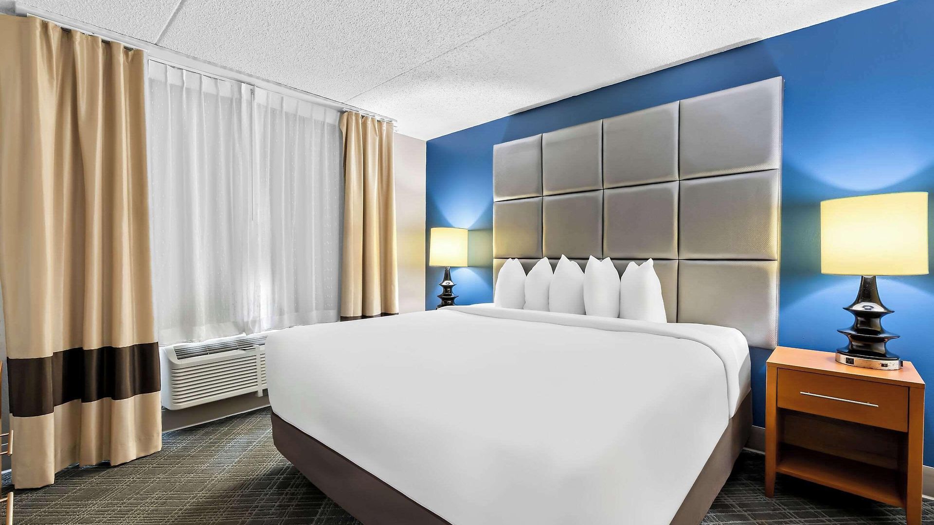 Comfort & Near Tanger Outlets I-24 Antioch Hotel
