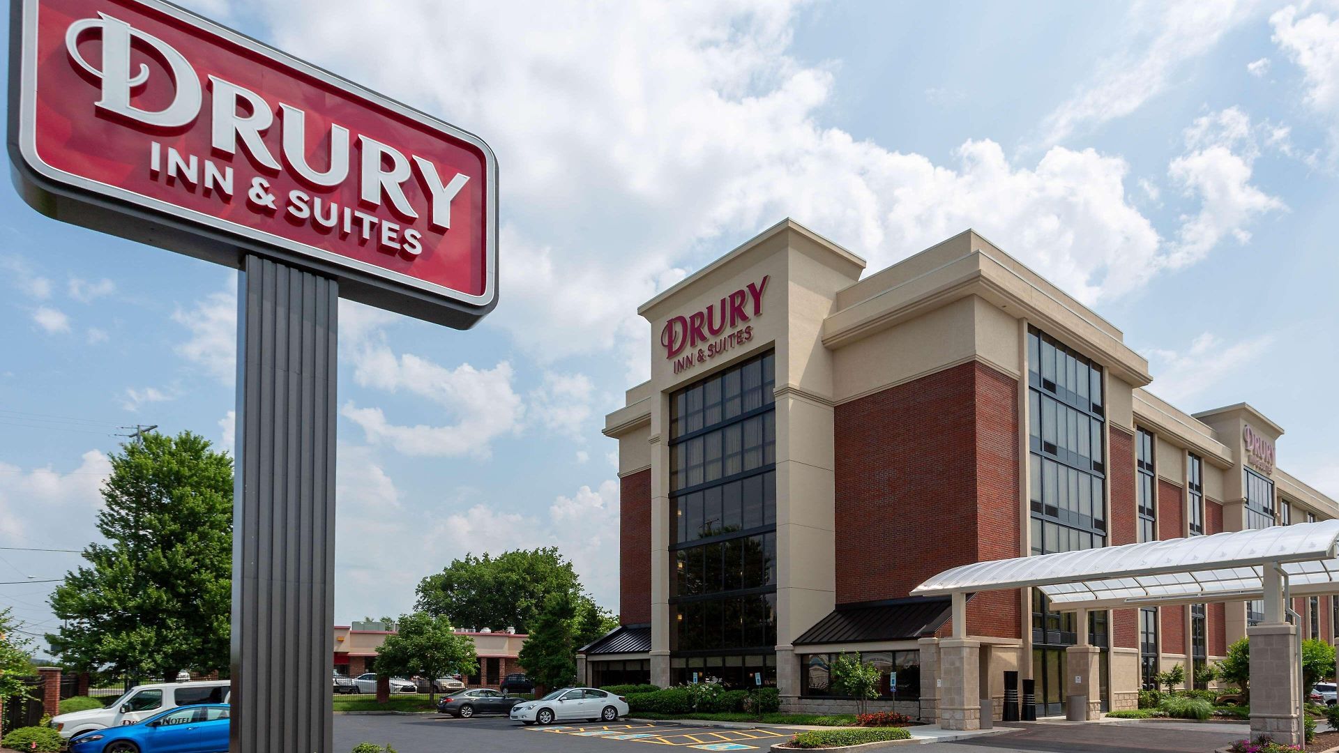 Hotel Drury & Airport 3*