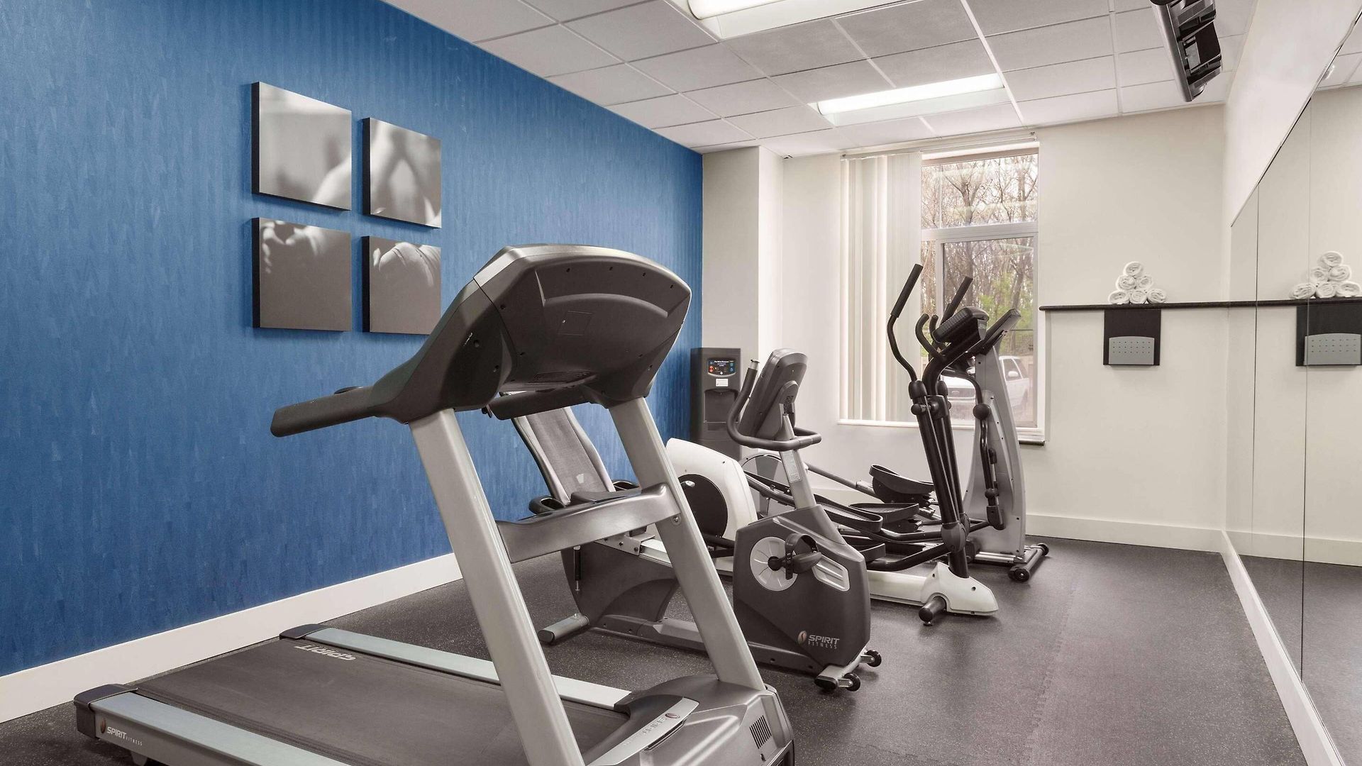 Hotel Country & By Radisson Airport Tn Nashville