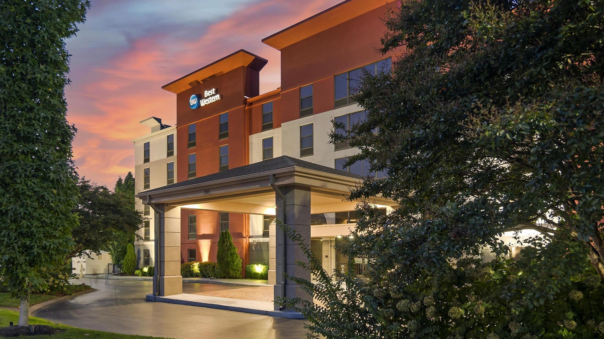 Western Near Opryland 3*