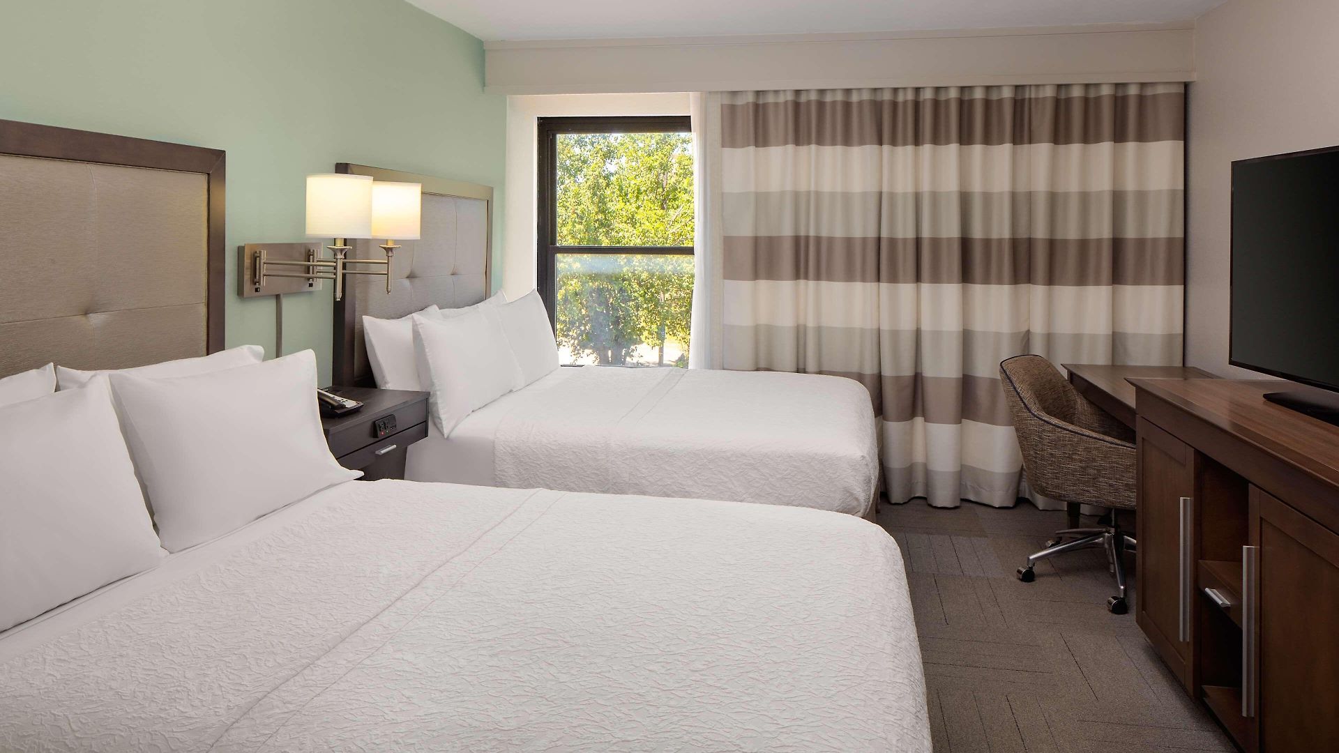 Hotel Hampton & Nashville-airport 3*