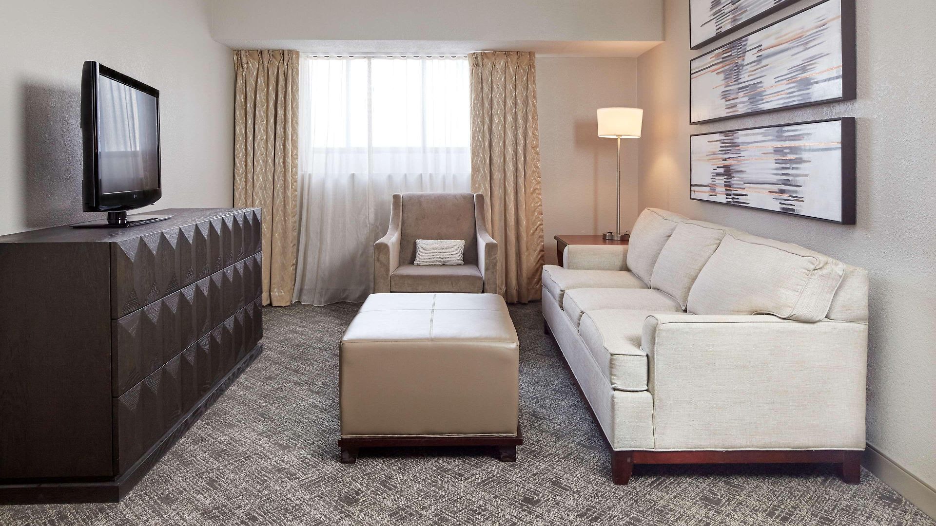 Doubletree By Hilton Airport Hotel 3*
