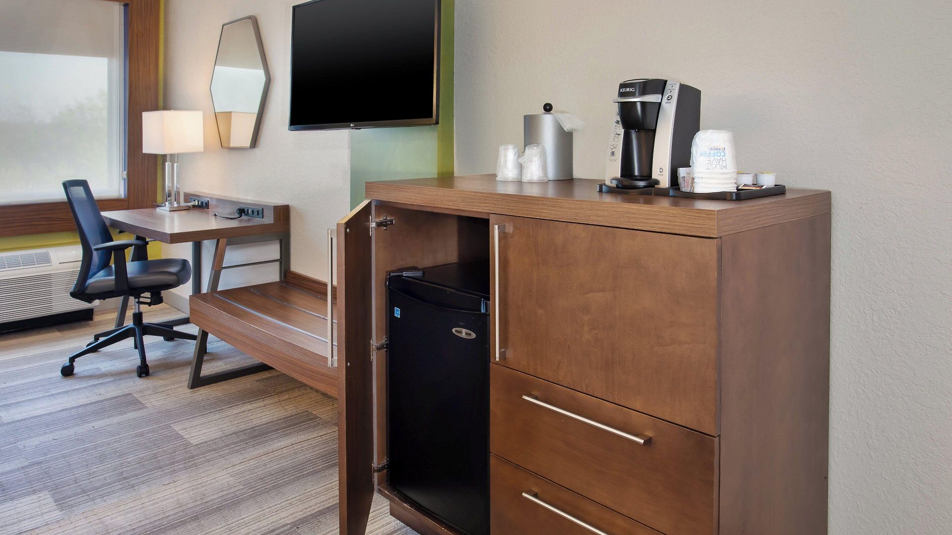 Express Airport By Ihg Nashville