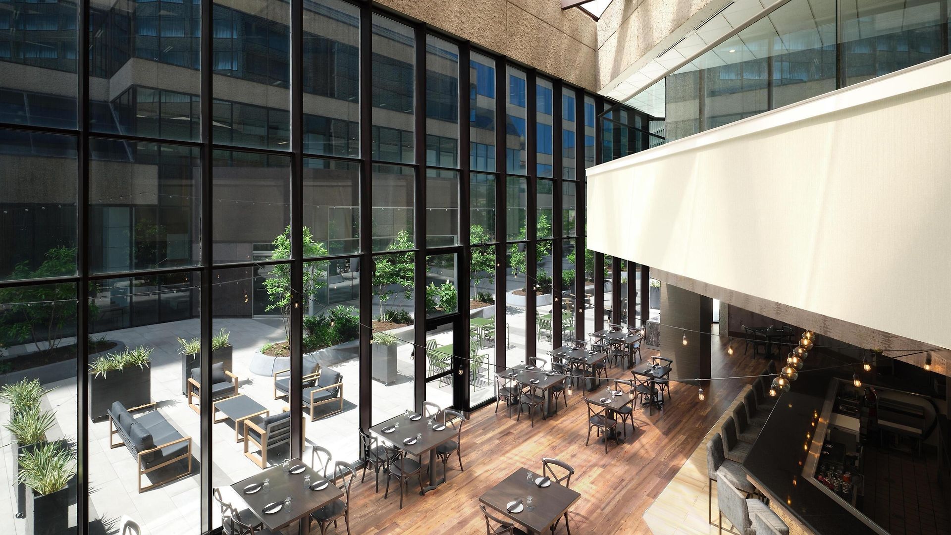 Doubletree By Hilton Downtown Hotel 4*