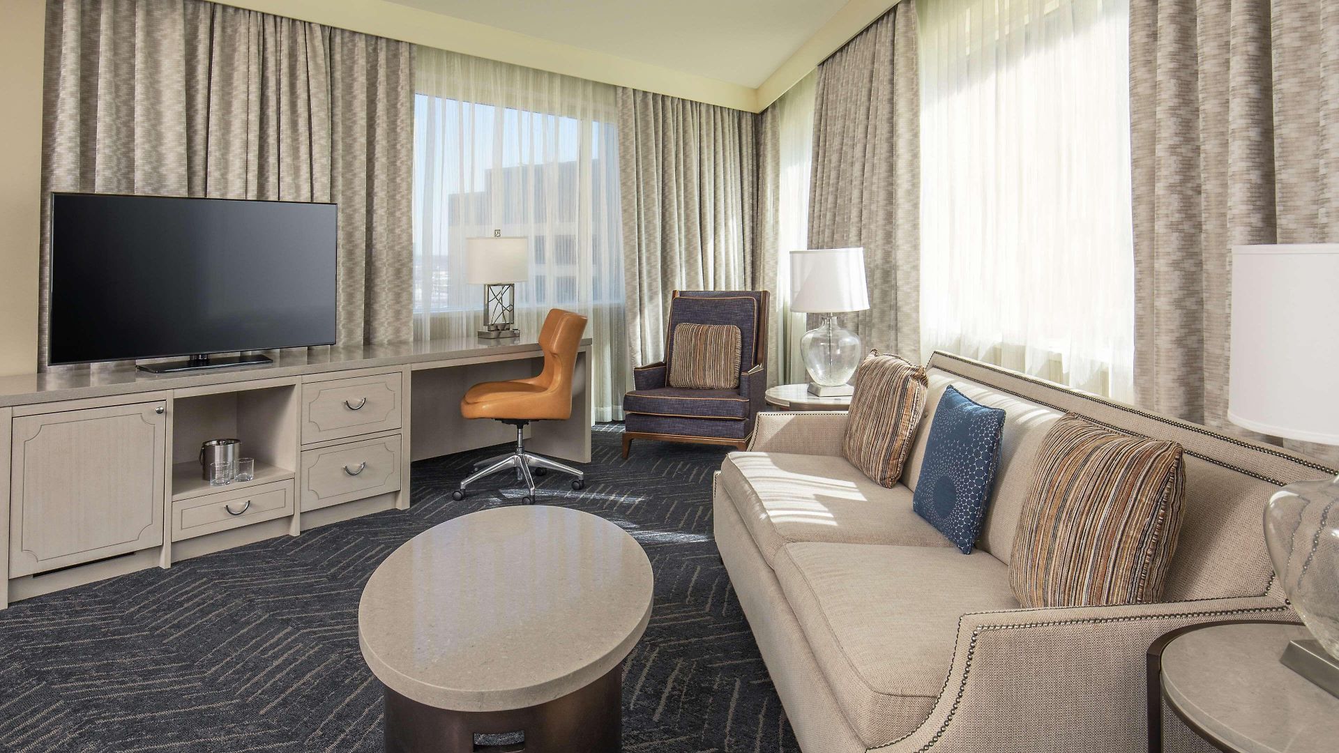 Hotel Doubletree By Hilton Downtown 4*