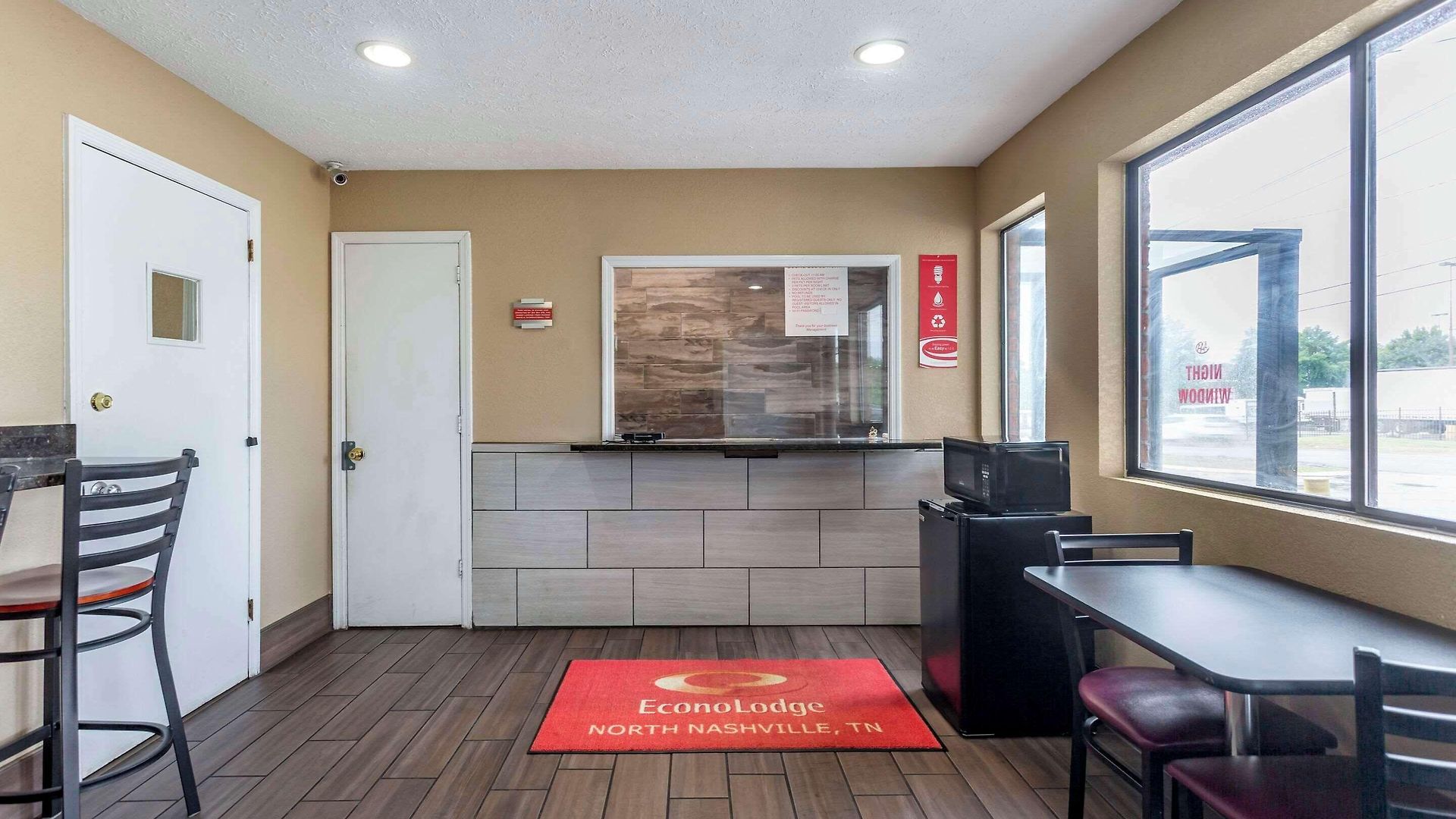 Econo North Motel 3*