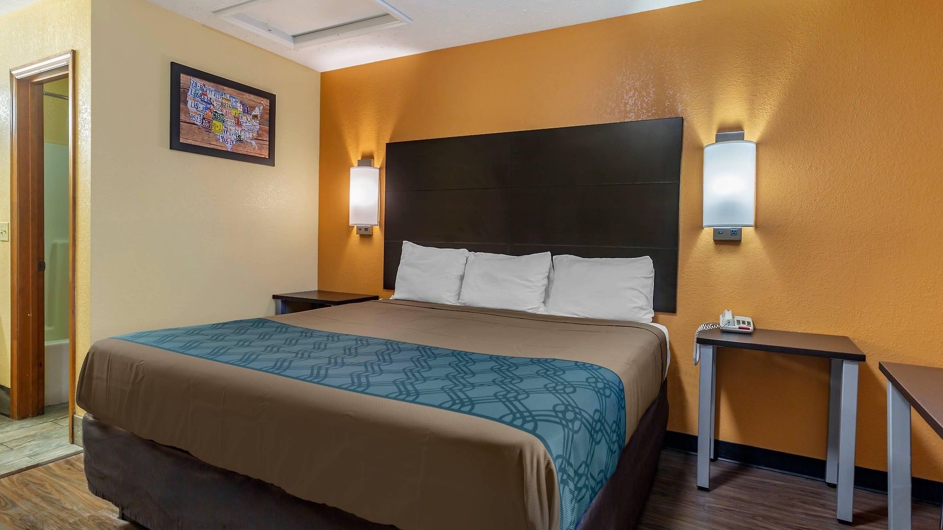 Econo North Motel