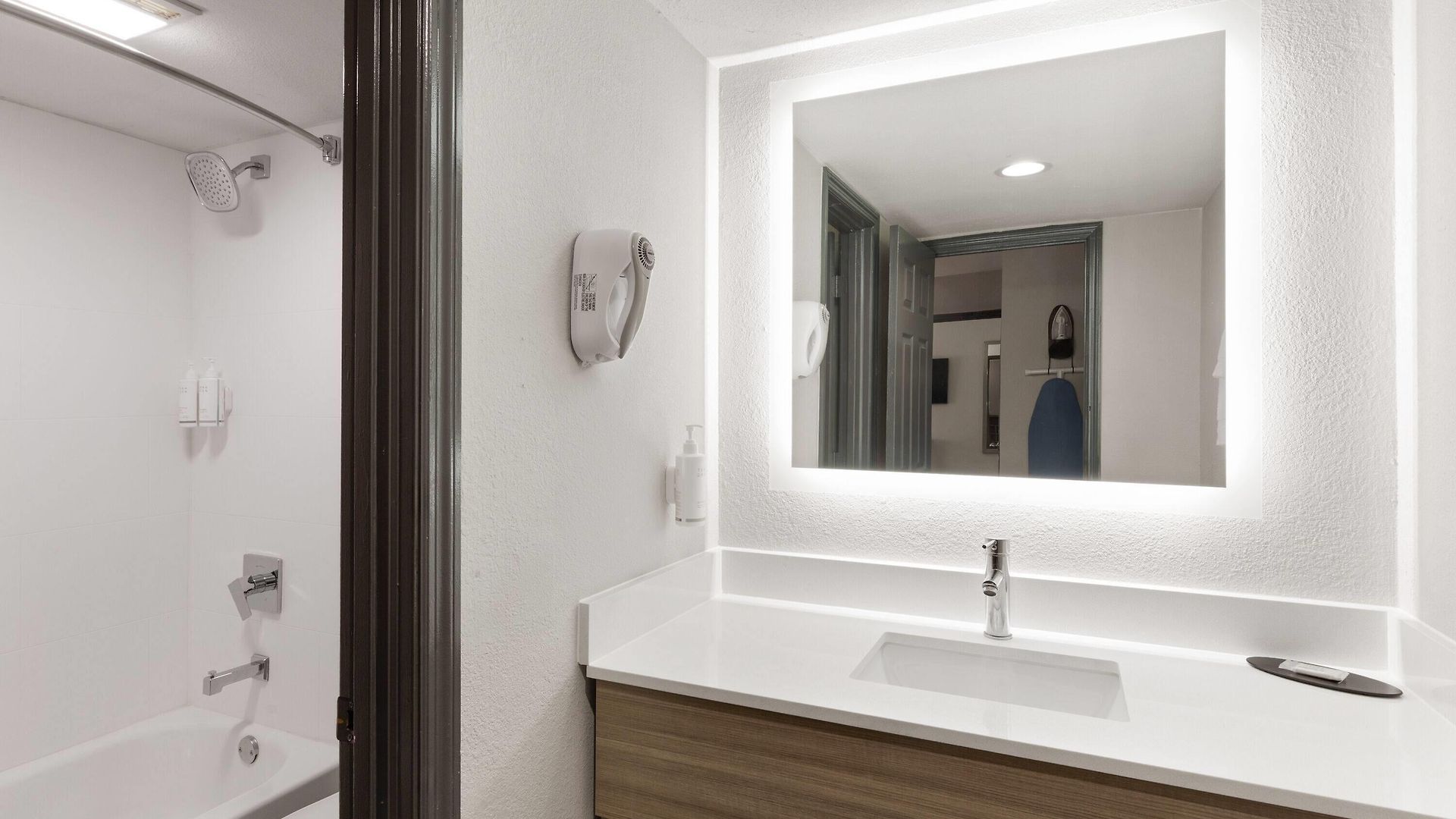 Hotel La Quinta By Wyndham South 2*