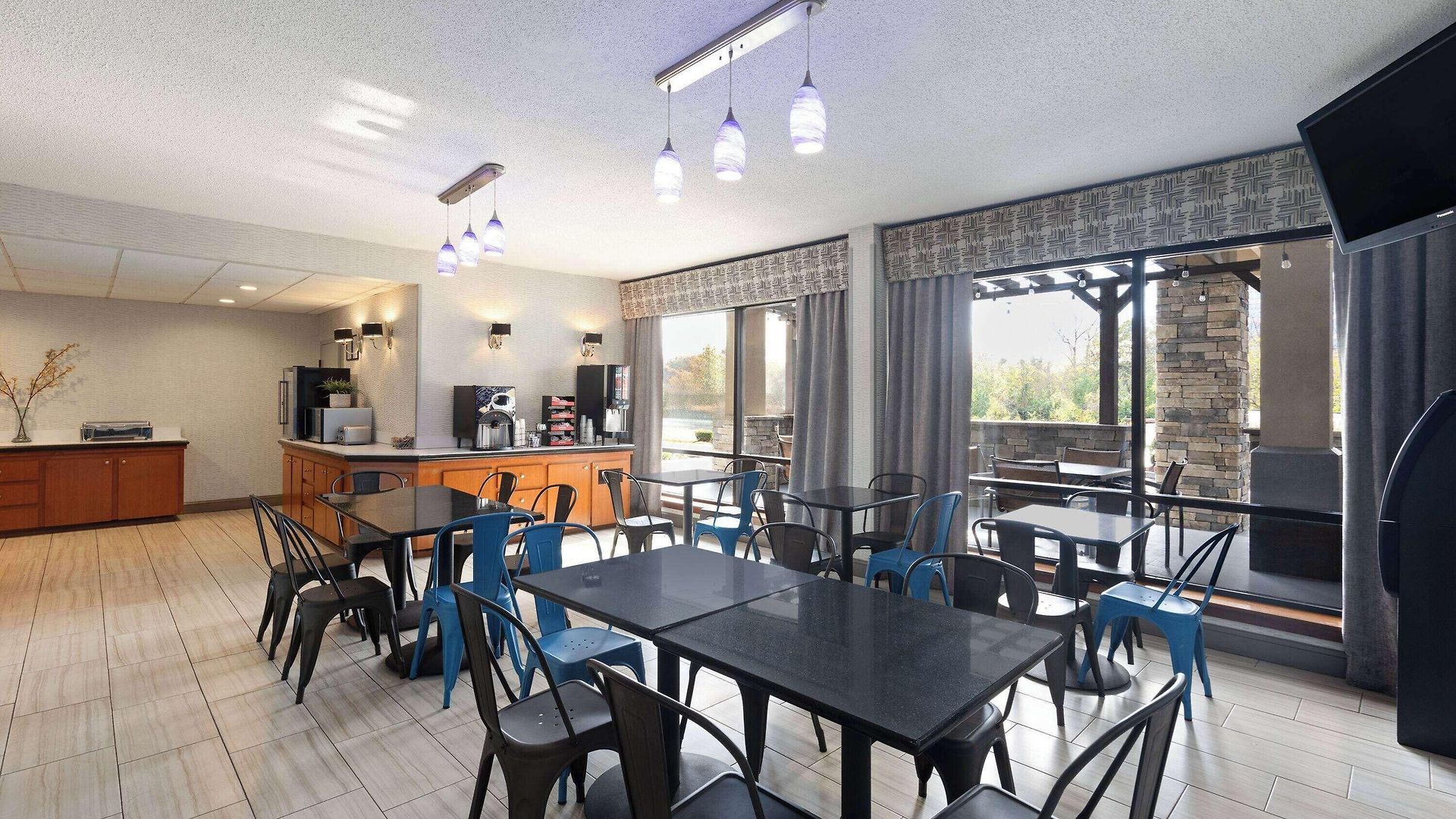 Hotel Baymont By Wyndham Airport Nashville
