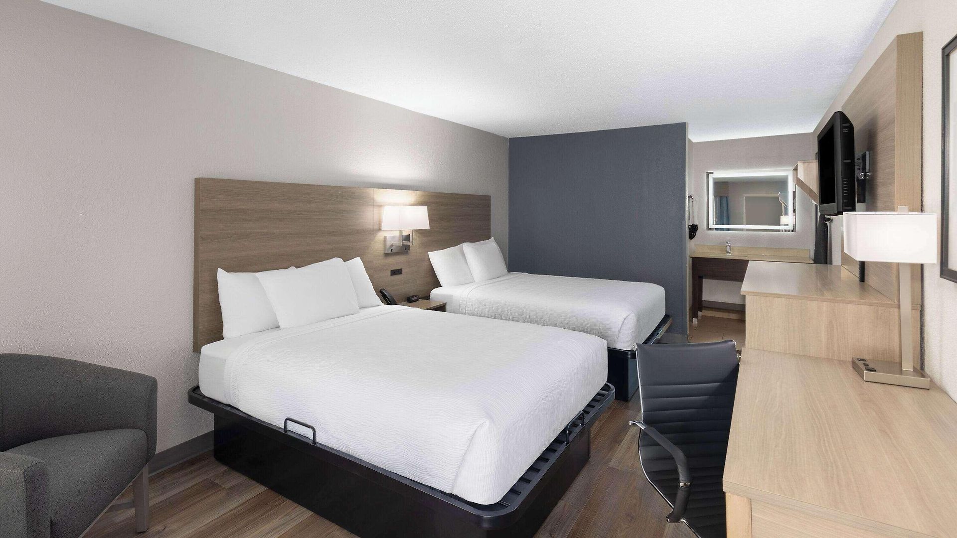 Hotel Baymont By Wyndham Airport