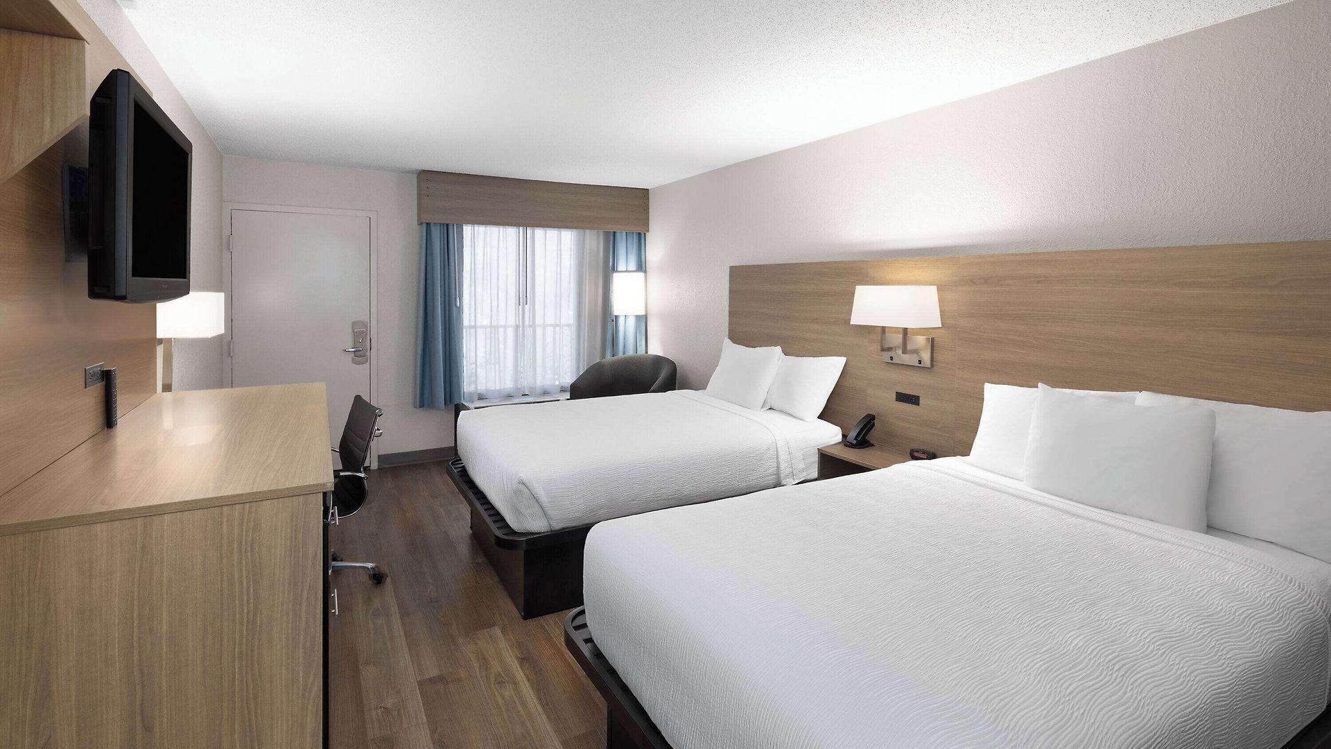 Hotel Baymont By Wyndham Airport Nashville