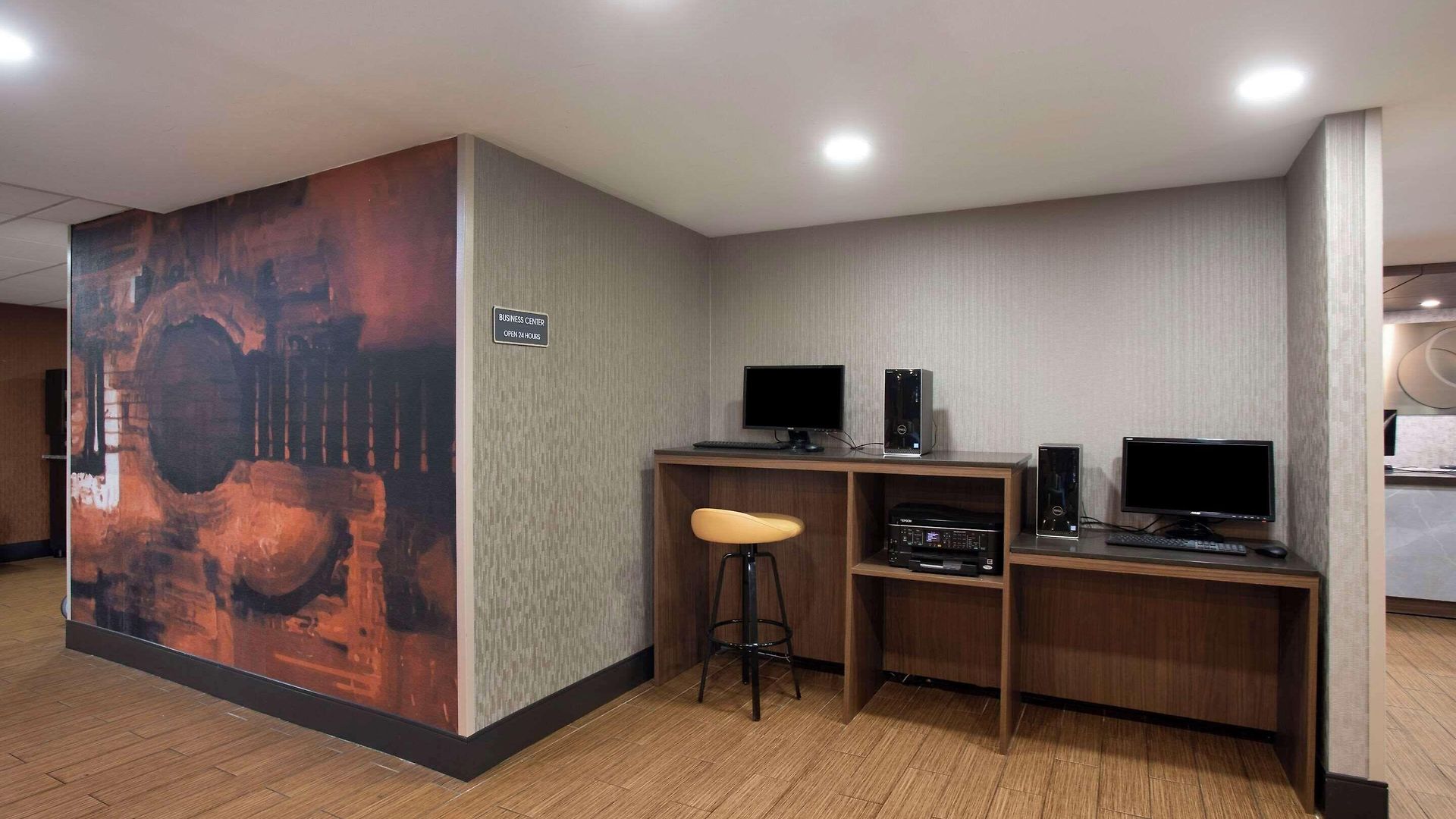 Comfort & Downtown - Stadium Hotel
