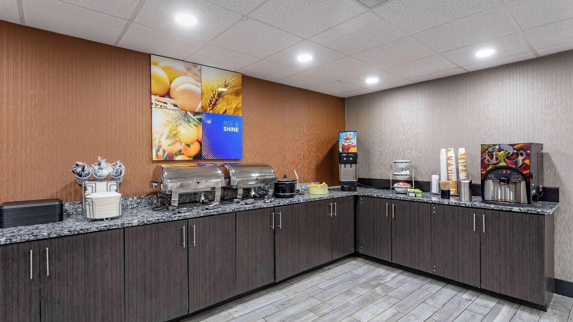 Comfort & Downtown - Stadium Hotel 4*