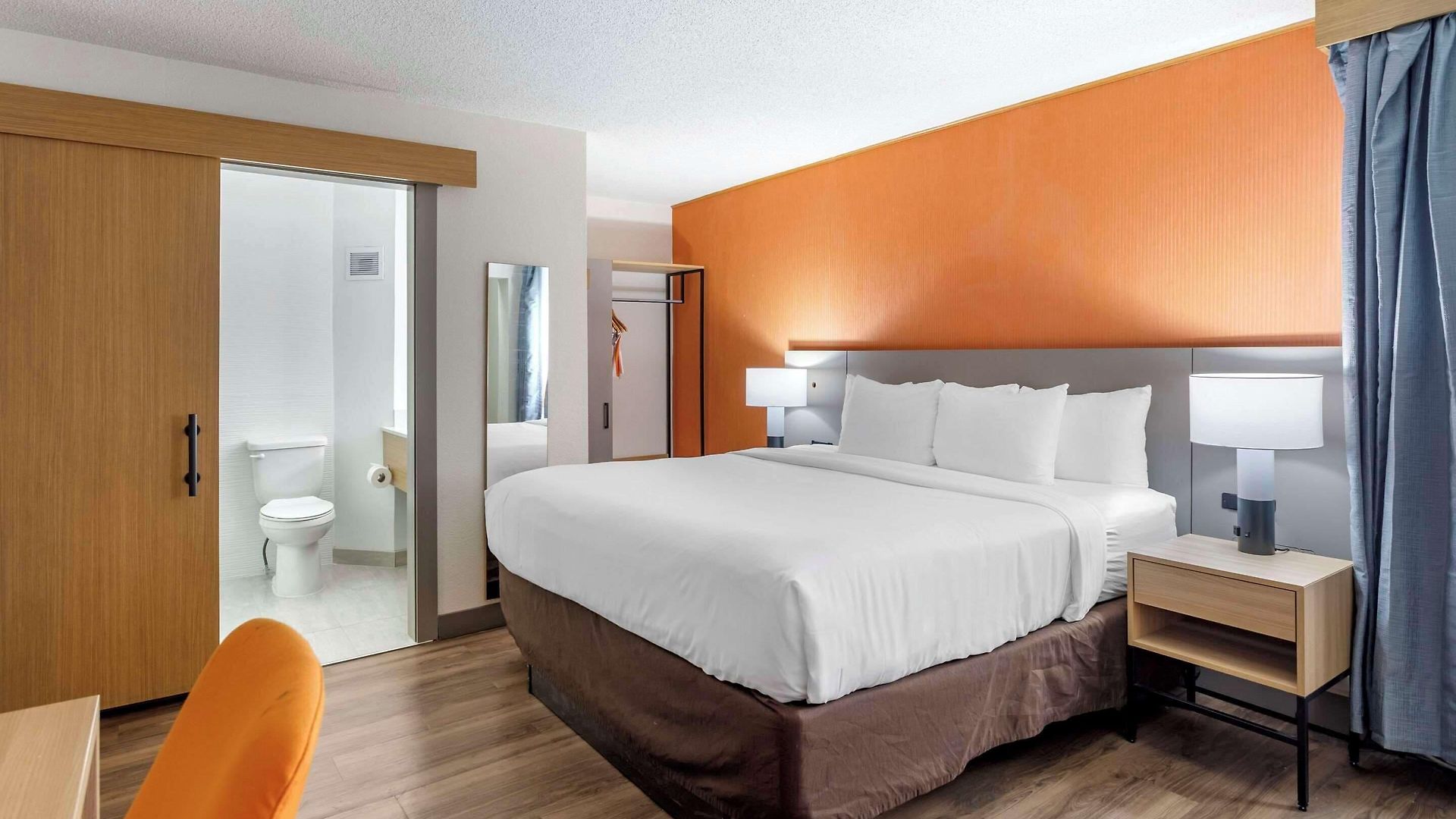 Hotel Comfort & Downtown - Stadium 4*