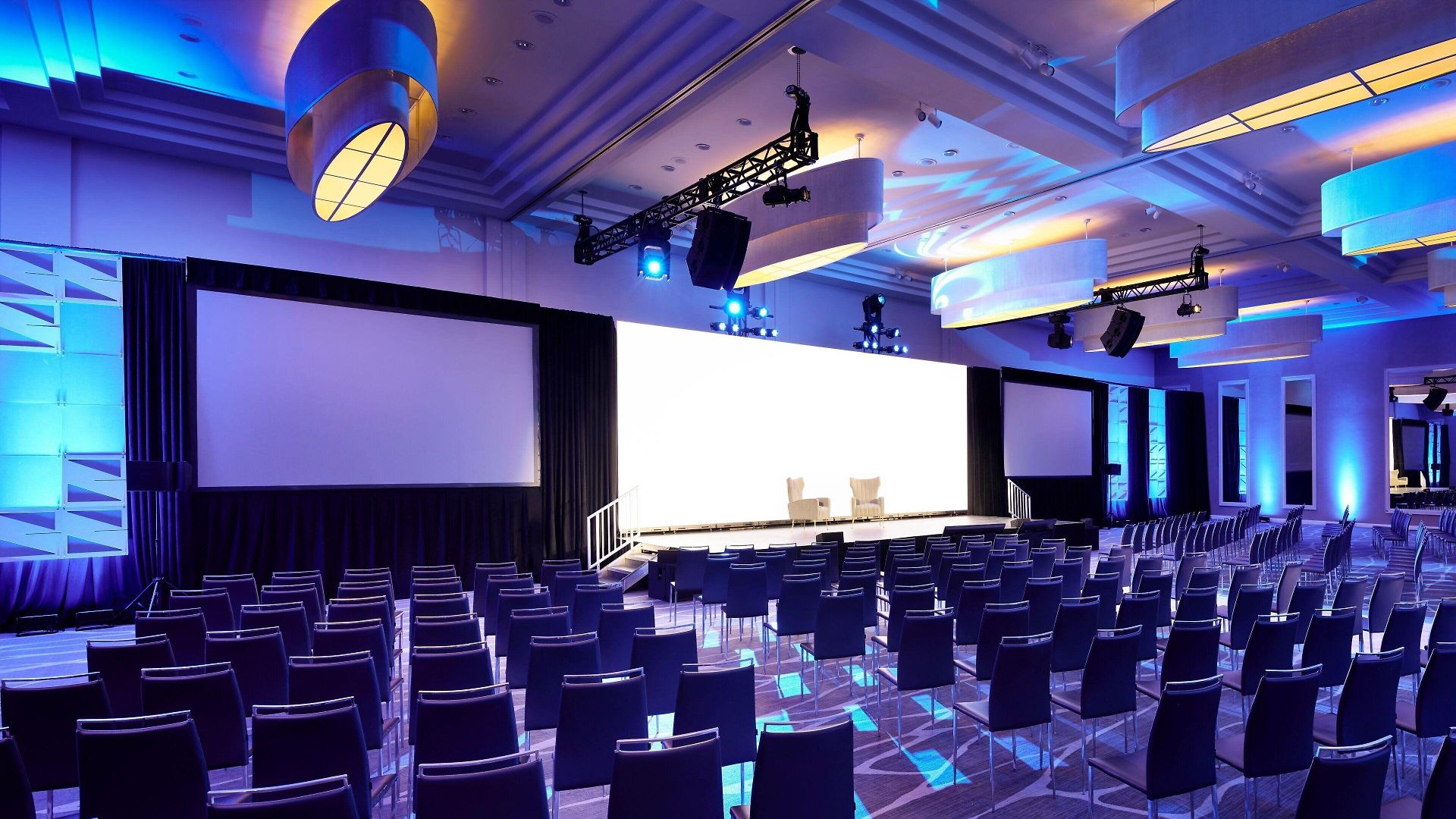 Sheraton Grand Downtown Hotel 4*