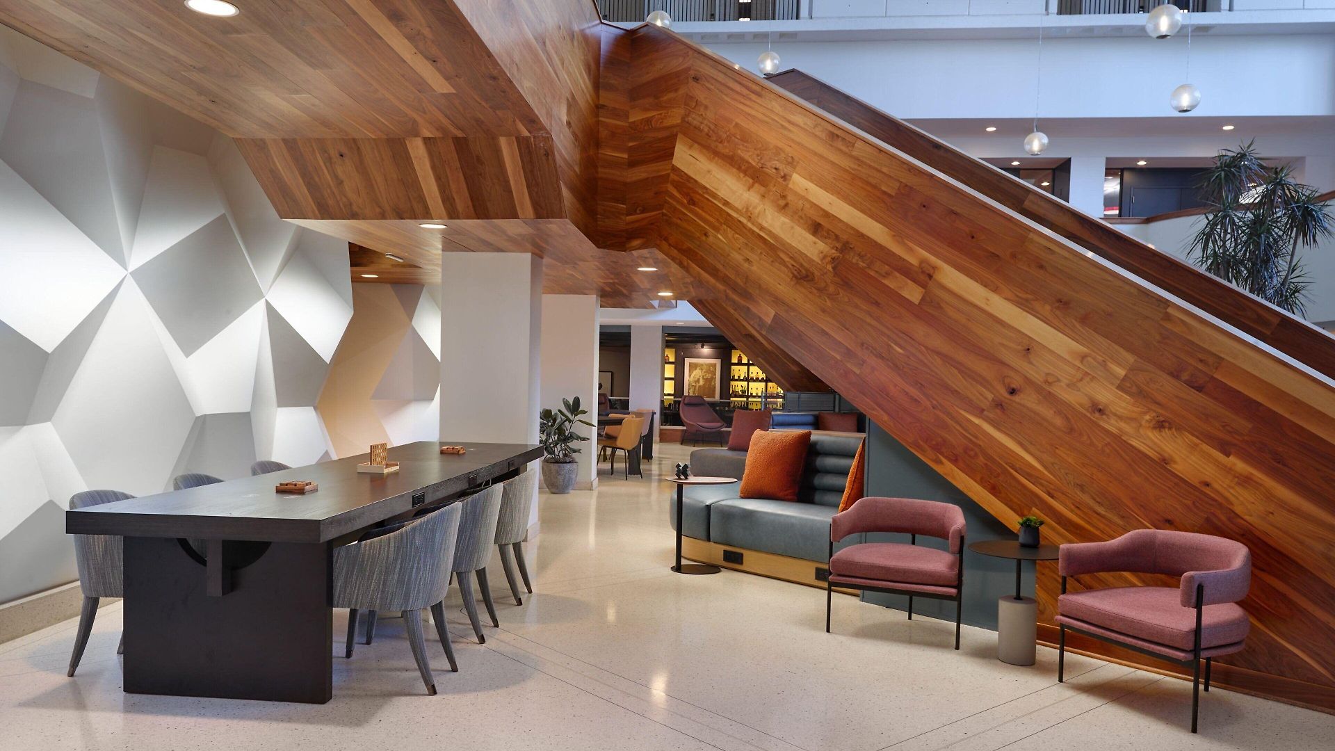 Sheraton Grand Downtown Hotel 4*
