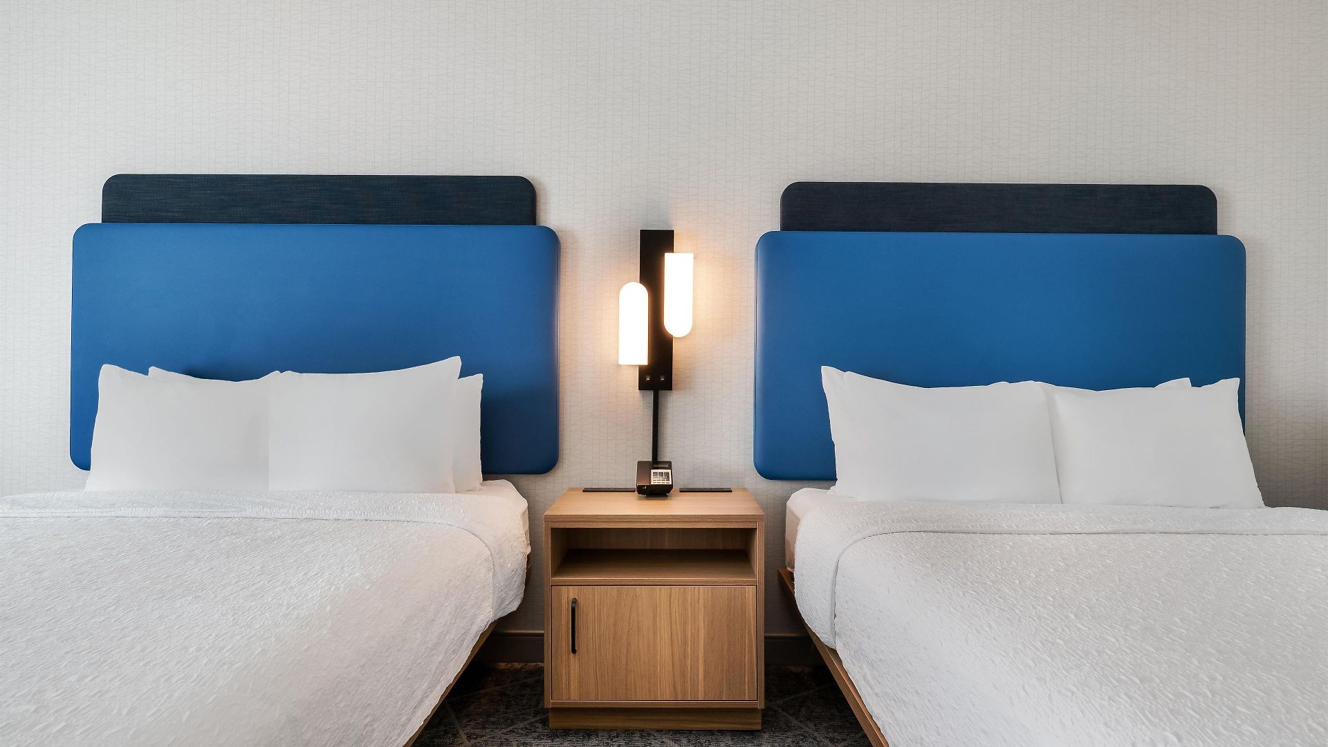 Hotel Hampton By Hilton Airport Century Place