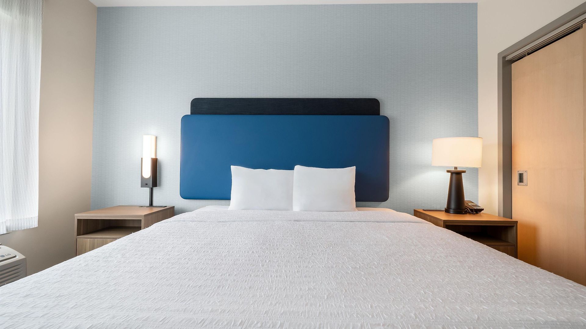 Hampton By Hilton Airport Century Place 3*