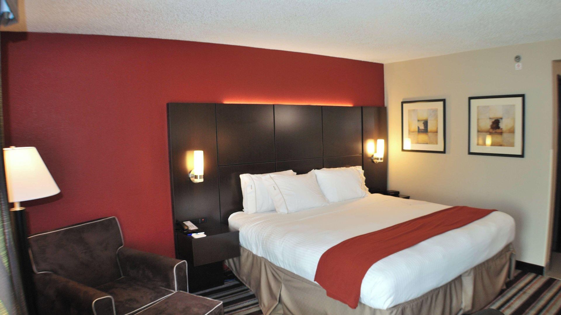 Express W-i40 By Ihg 3* Nashville