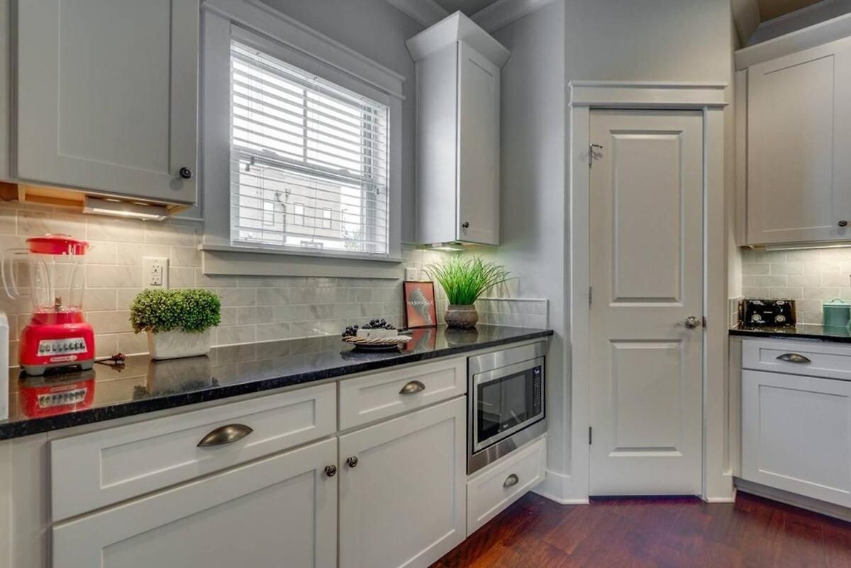 Holiday home Spacious 4 King Belmont 2 Living Walk To Belmont & Vanderbilt Large Dining Table Smart Tvs Parking 24 Hr Hospitality Near Music Row & The Gulch 2 Miles To Broadway Nashville