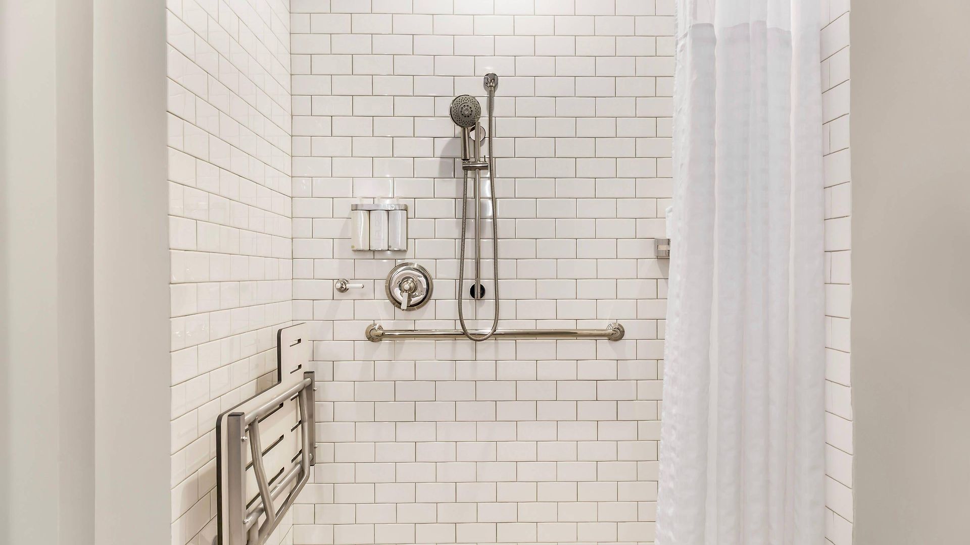 Cambria Downtown Hotel 4*