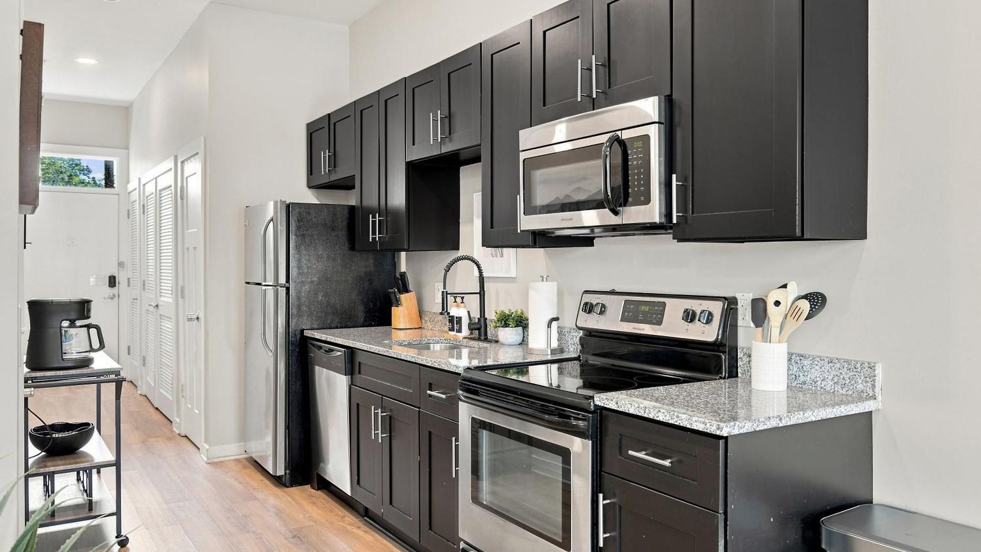 1st Floor & No Steps By Vanderbilt, Belmont & Food * Nashville