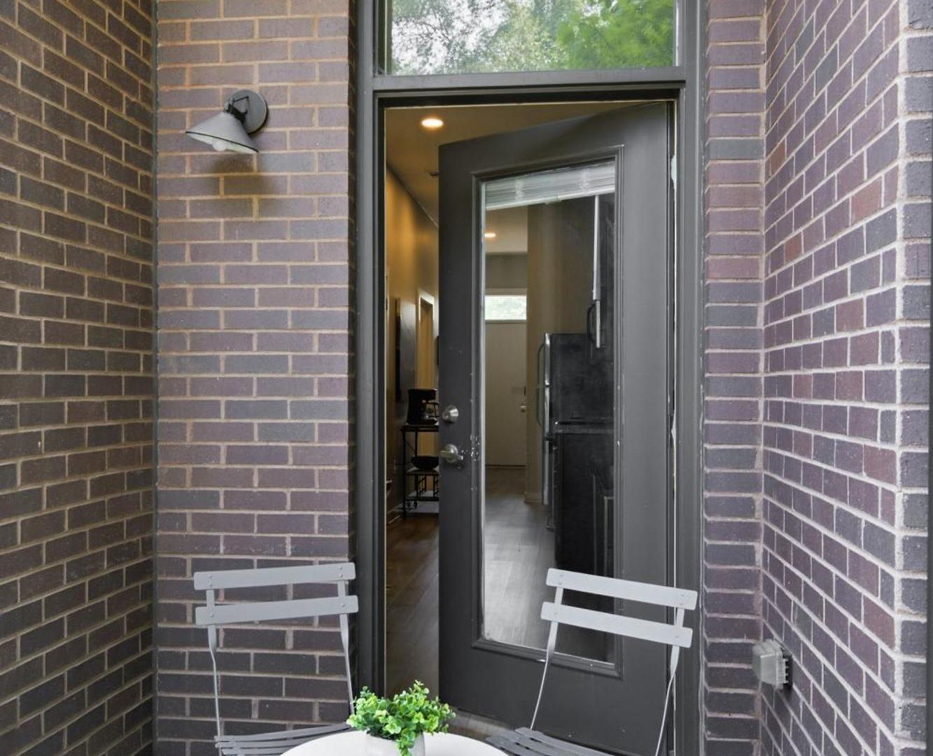 1st Floor & No Steps By Vanderbilt, Belmont & Food