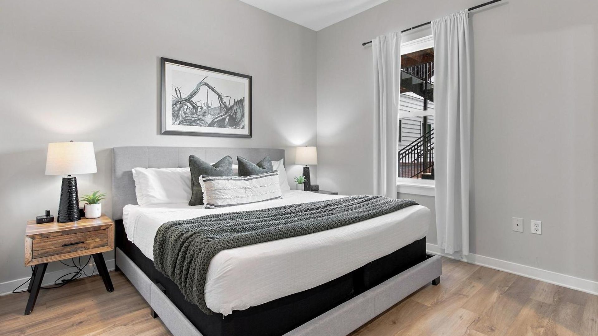 1st Floor & No Steps By Vanderbilt, Belmont & Food * Nashville