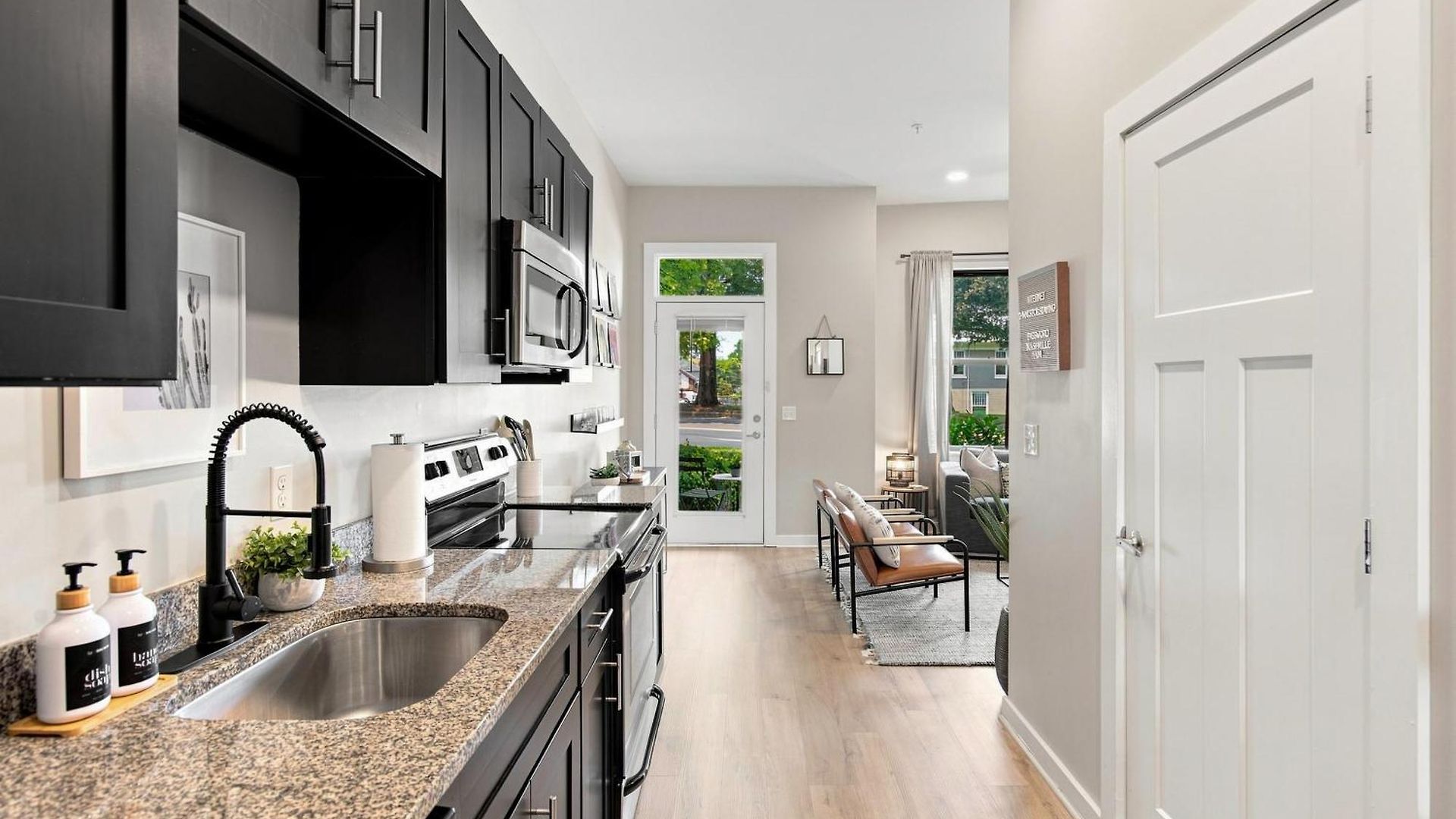 1st Floor & No Steps By Vanderbilt, Belmont & Food Nashville