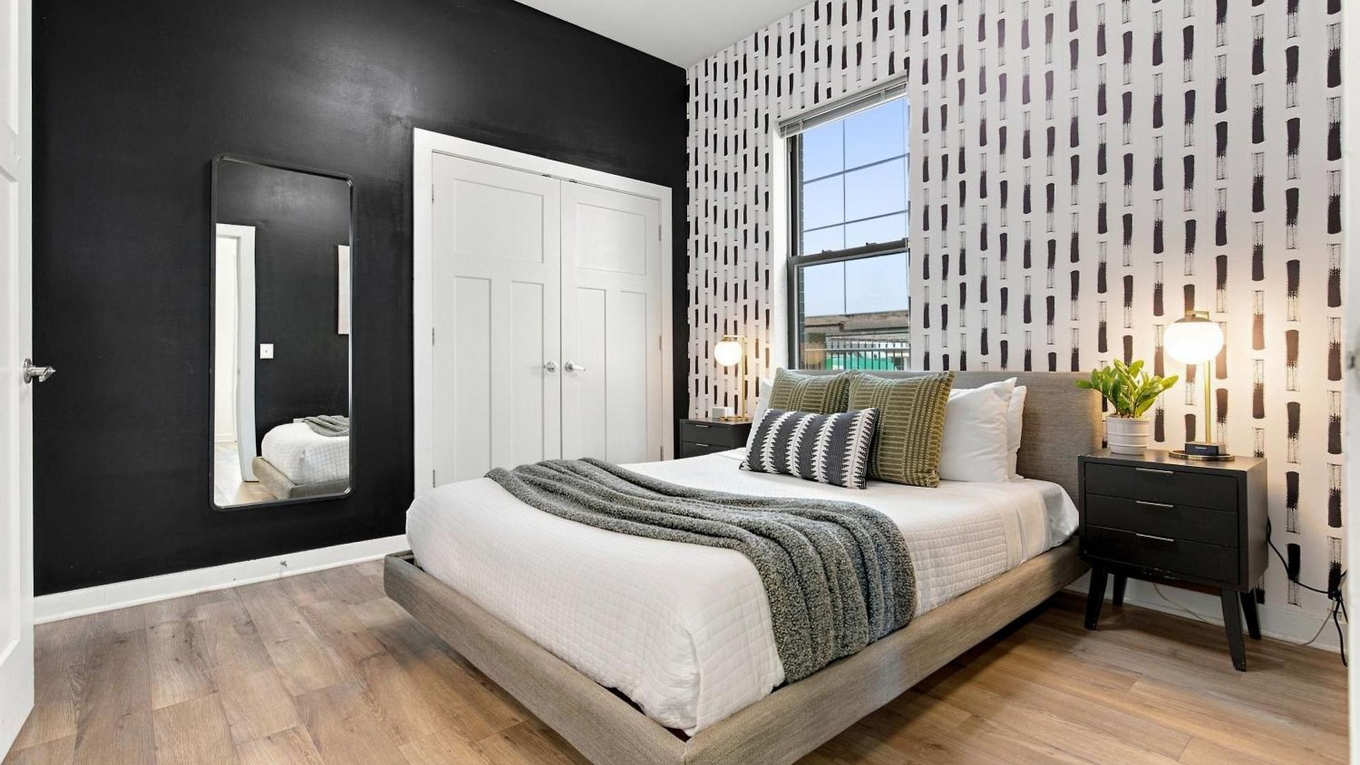 Holiday home Walk To Vanderbilt And Belmont - Shuffle Board And Free Parking *
