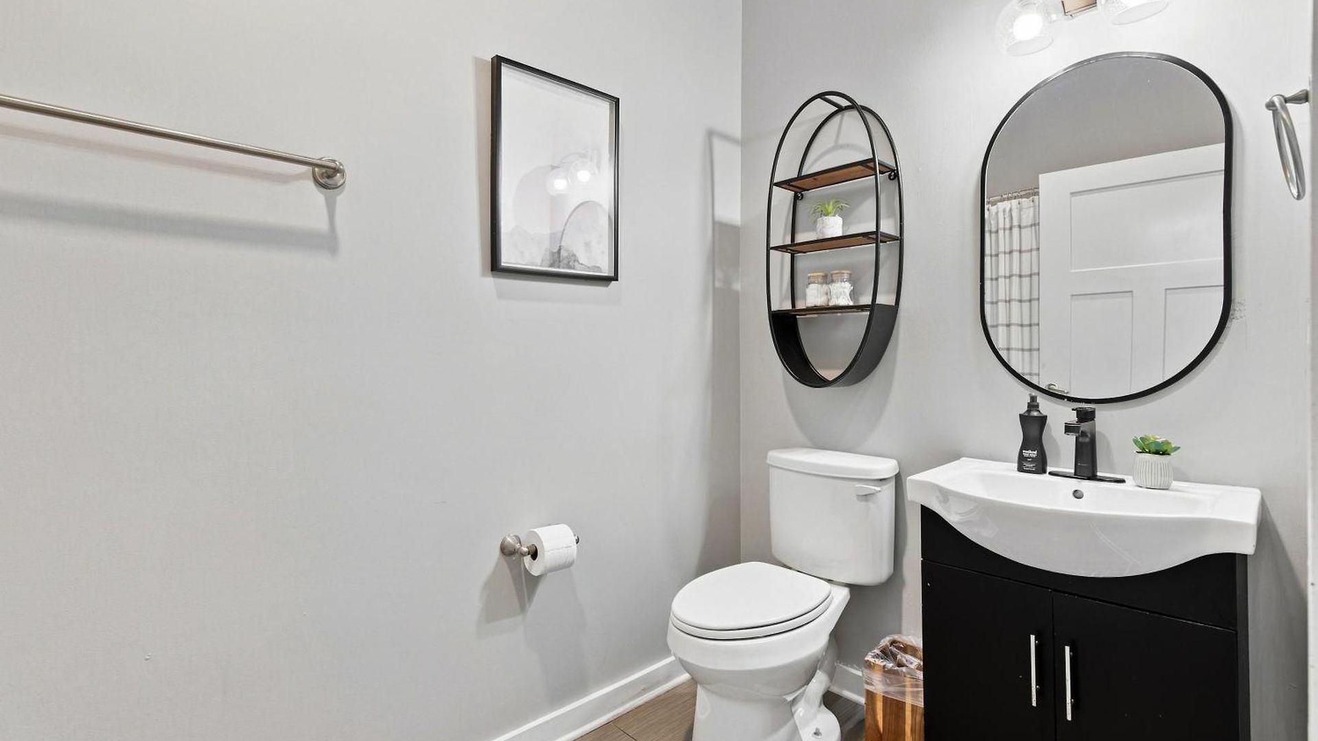 1st Floor & No Steps By Vanderbilt, Belmont & Food Holiday home *