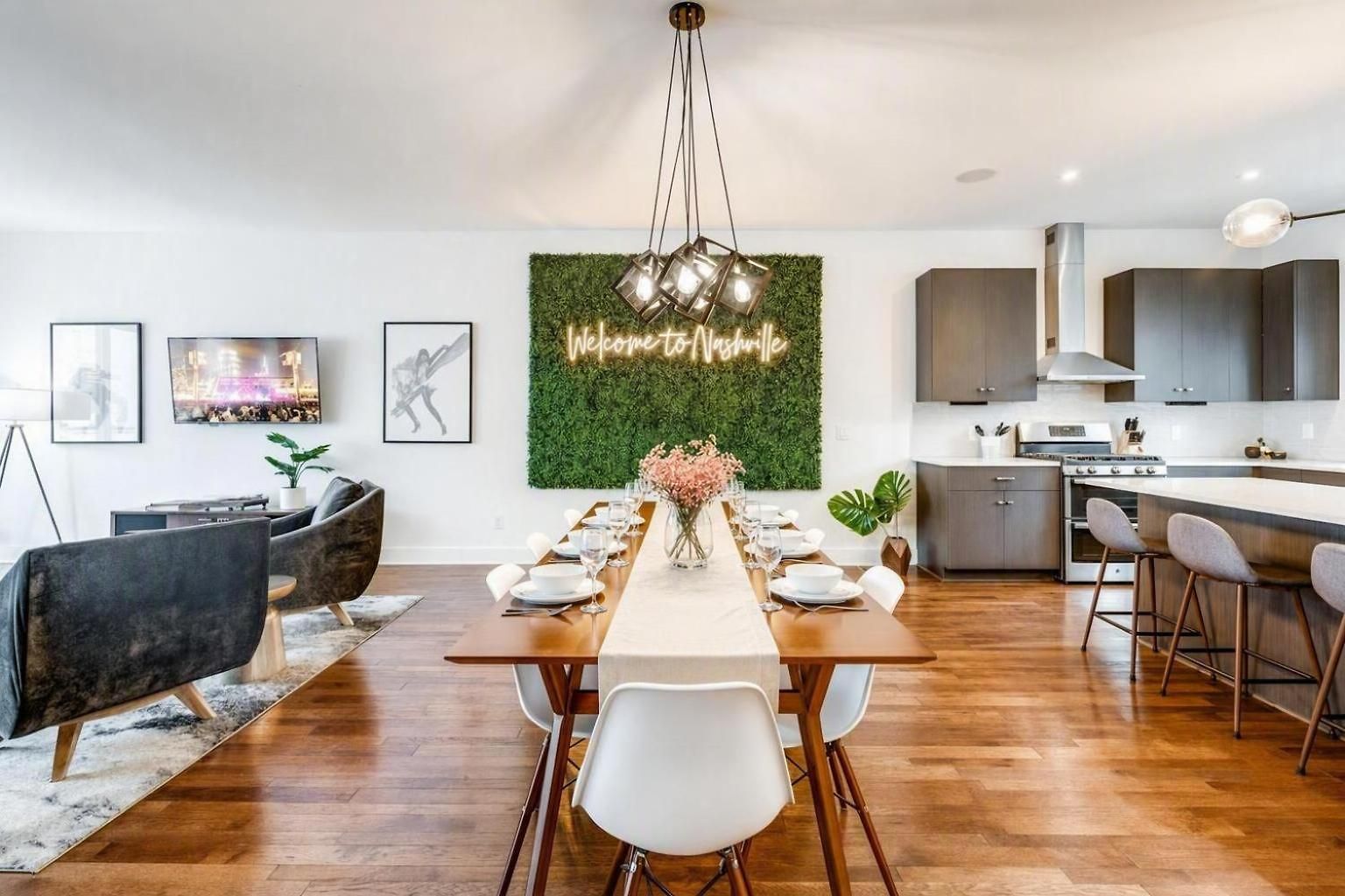 Downtown Luxury - 10 Beds & Free Parking Holiday home *