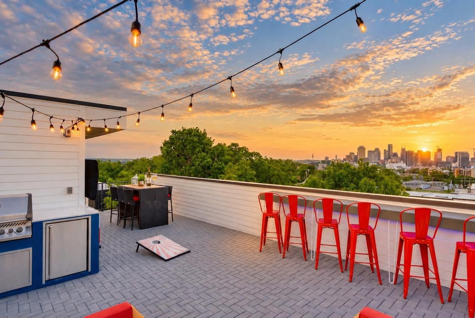 New Nashvegas Downtown Rooftop Views 13beds Holiday home Nashville
