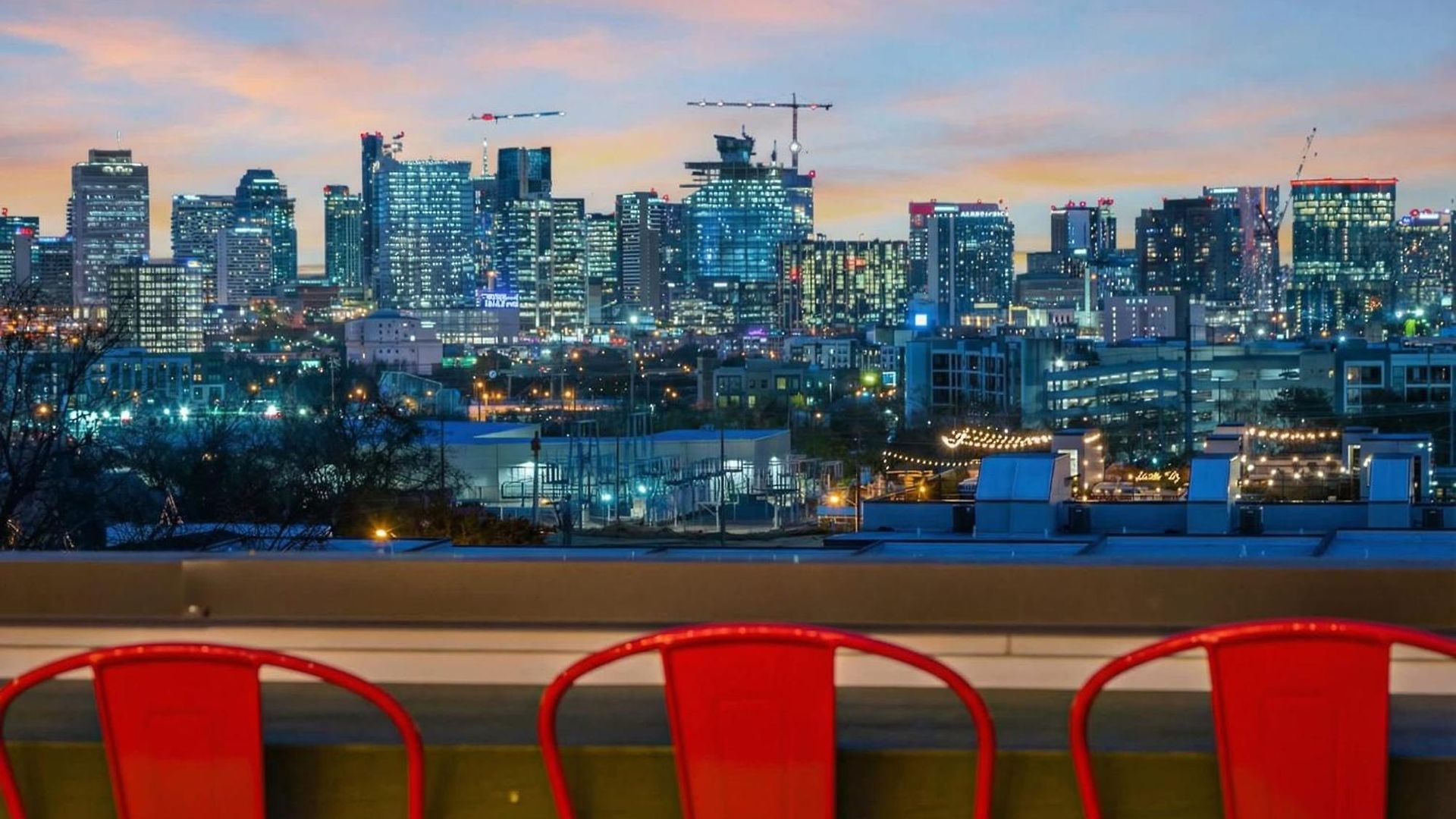 New Nashvegas Downtown Rooftop Views 13beds Holiday home