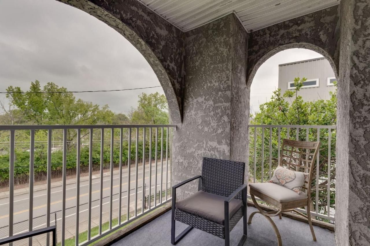 Beautiful 3 Bedroom- Free Parking 2m To Broadway Apartment