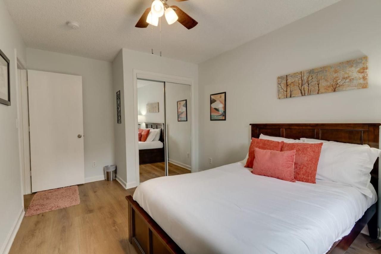 Apartment Beautiful 3 Bedroom- Free Parking 2m To Broadway *