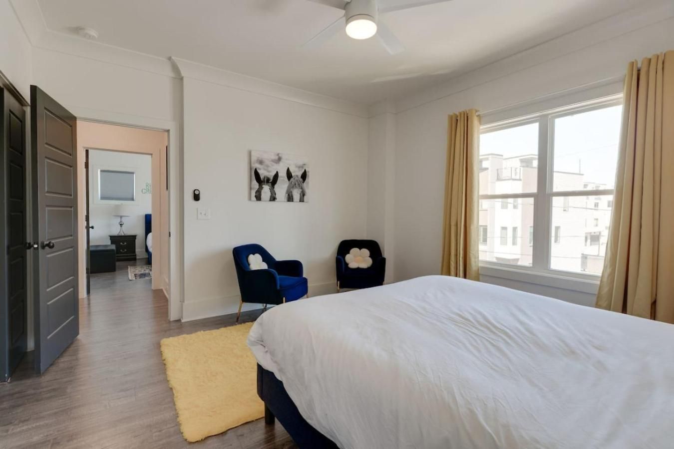 Mural The Gulch Townhome Near Broadway | Sleeps 12 *