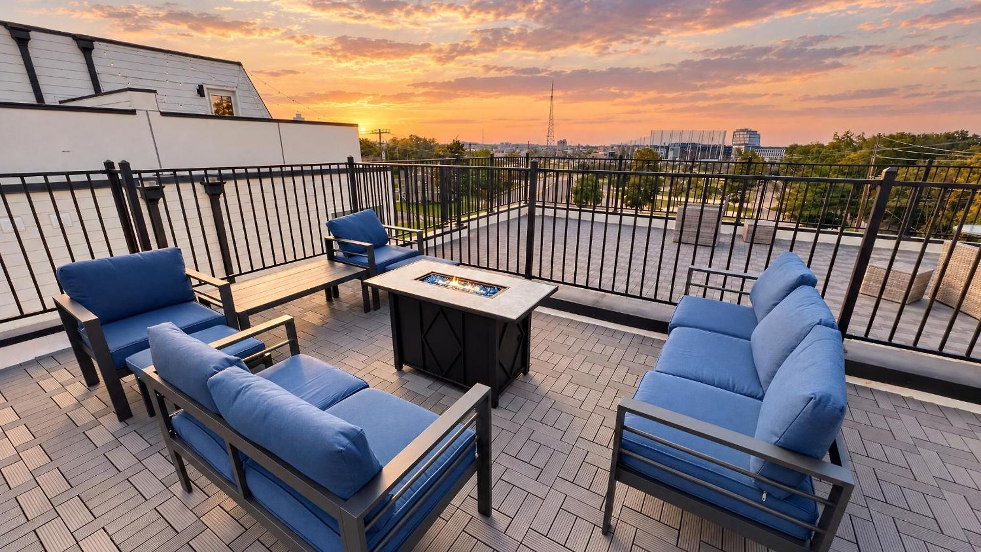 New Elevations Rooftop 5 Min To Downtown Nash Villa