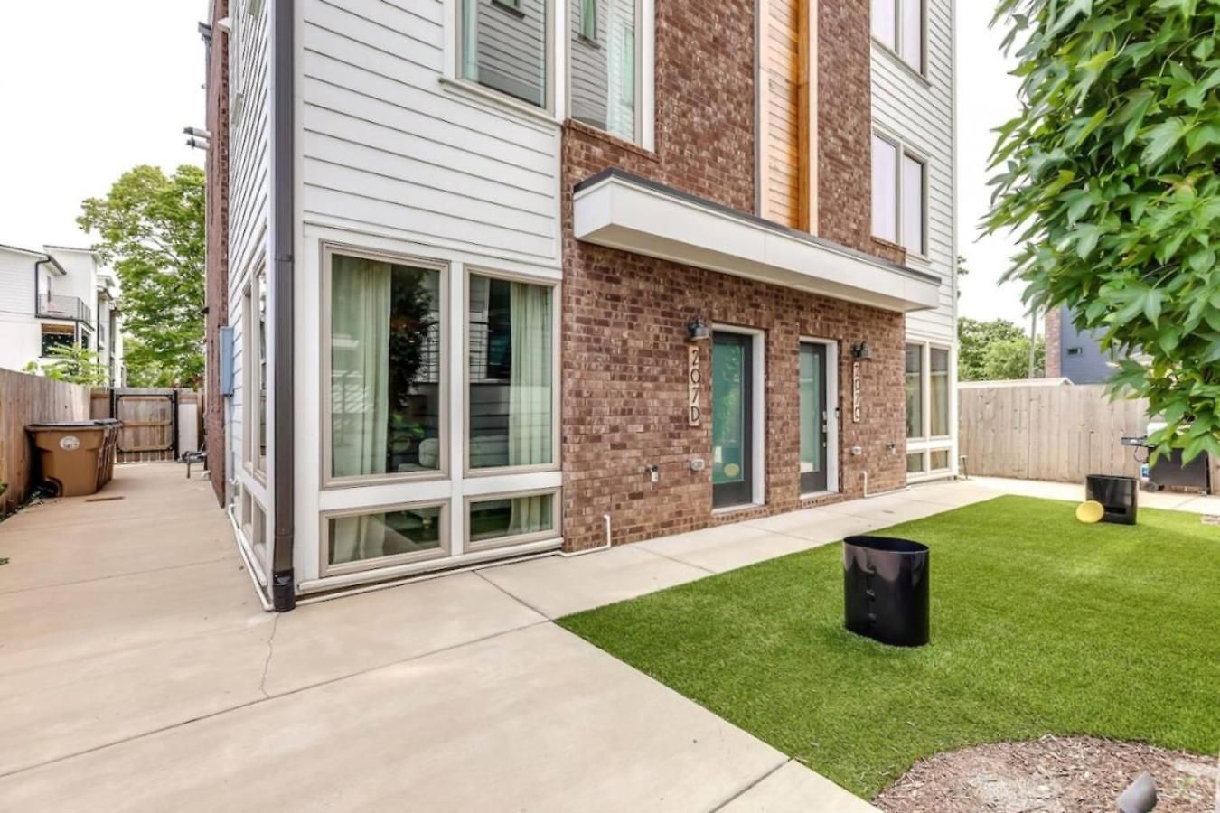 Skyline Vue 4 6 Baths Rooftop, Game *