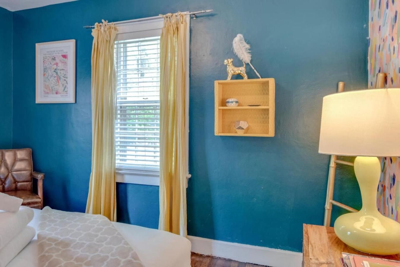 Unique And Stylish East 3 Bedroom 2.5 Bath Holiday home